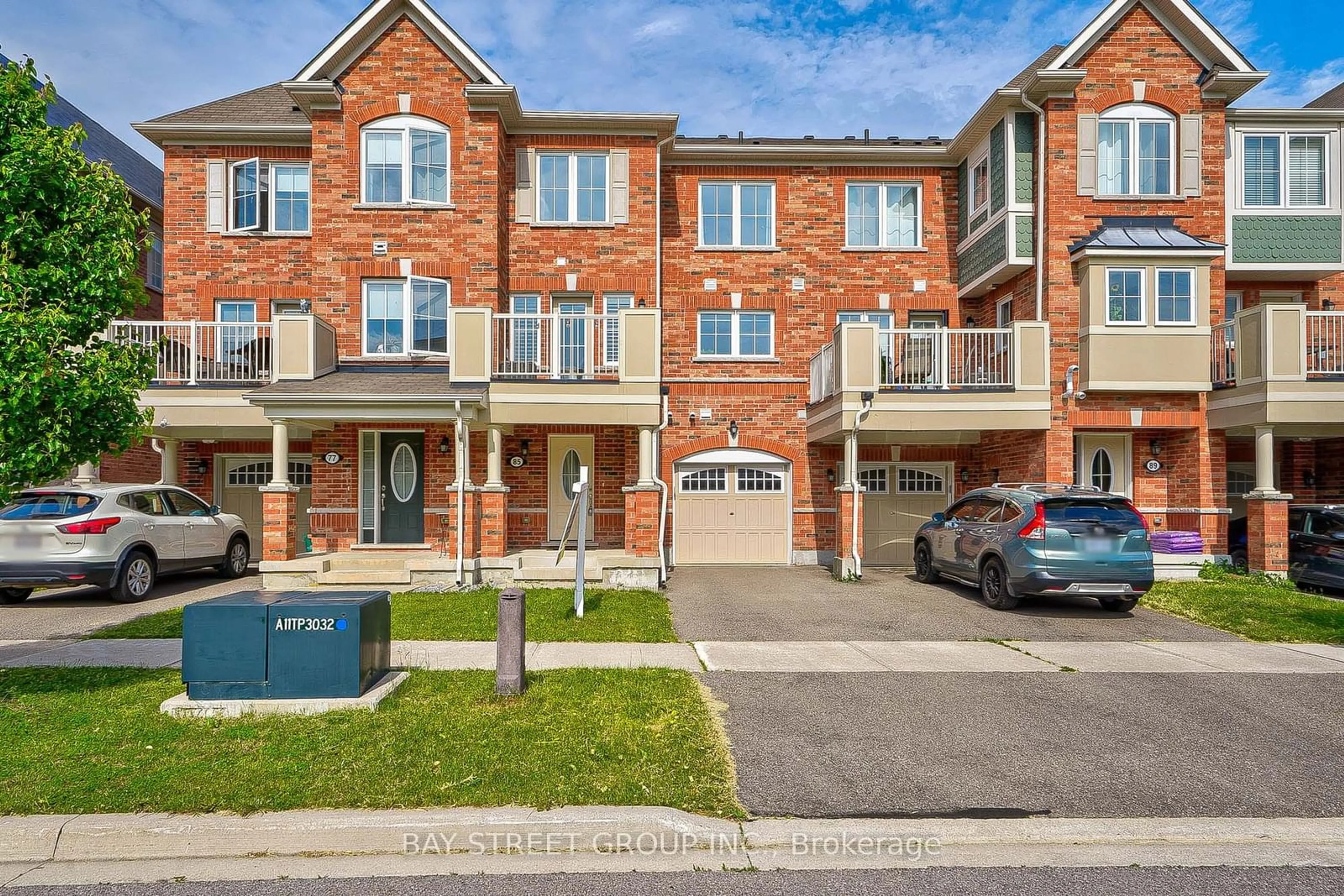 A pic from exterior of the house or condo for 85 Payne Cres, Aurora Ontario L4G 0Y1