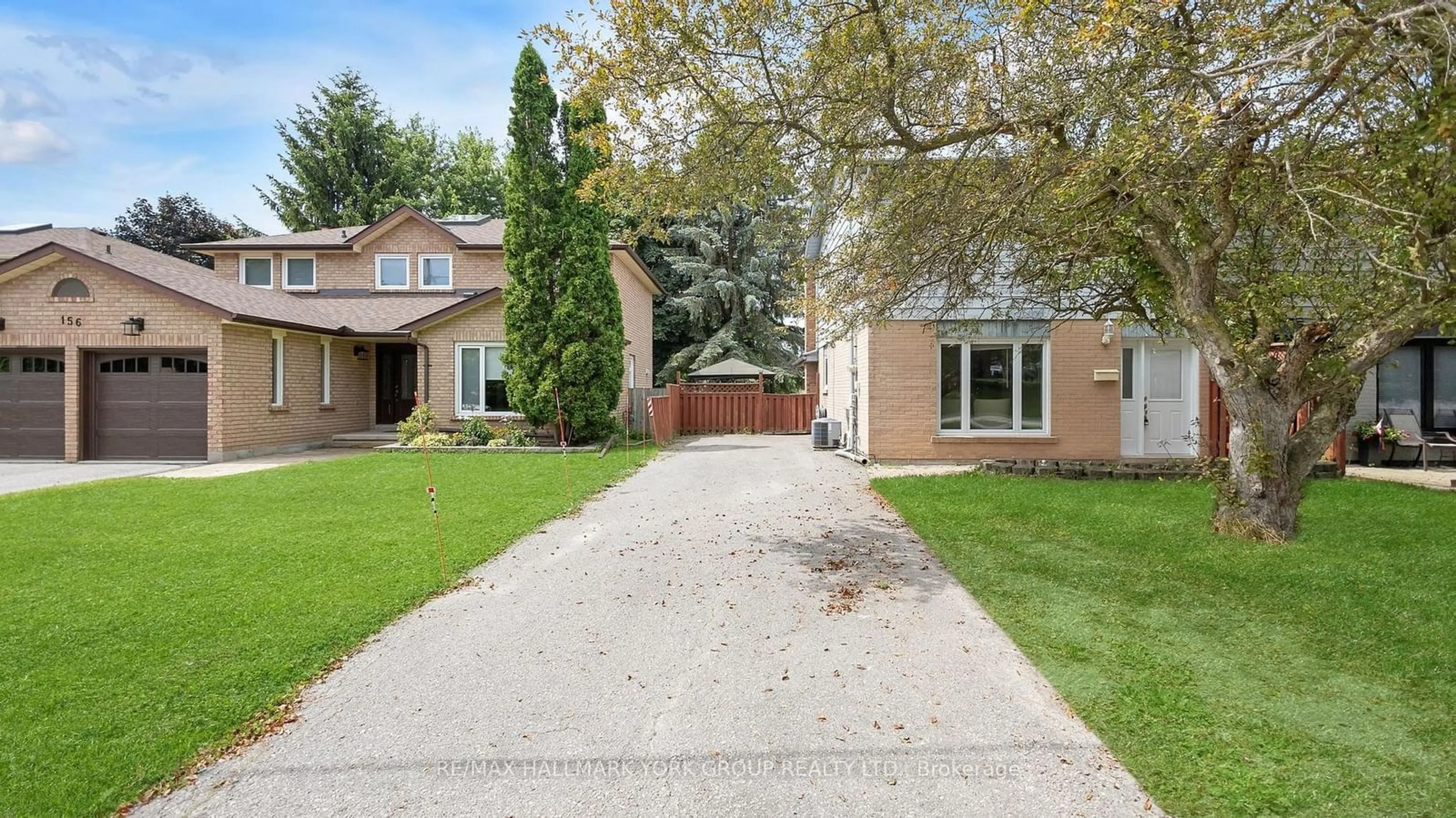 Frontside or backside of a home for 158 Meadowbank Rd, Newmarket Ontario L3Y 4Y2