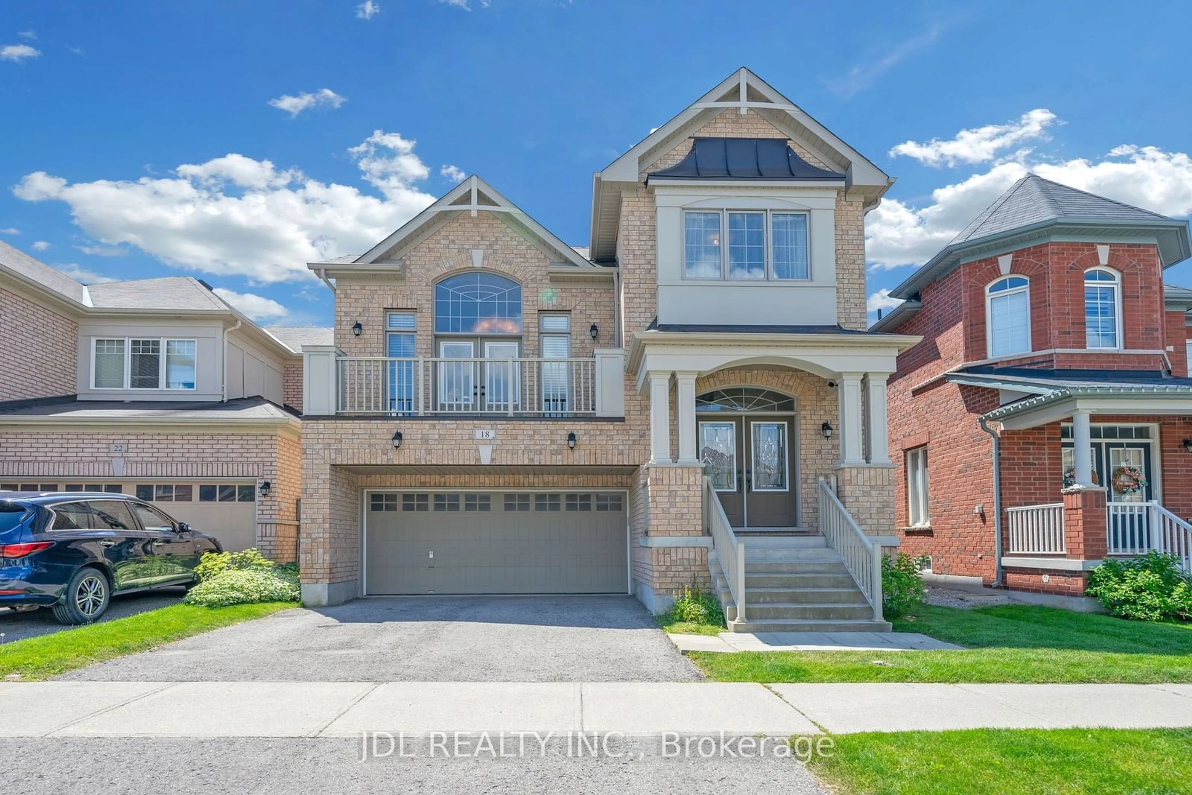 Frontside or backside of a home for 18 Kellington Tr, Whitchurch-Stouffville Ontario L4A 1X5