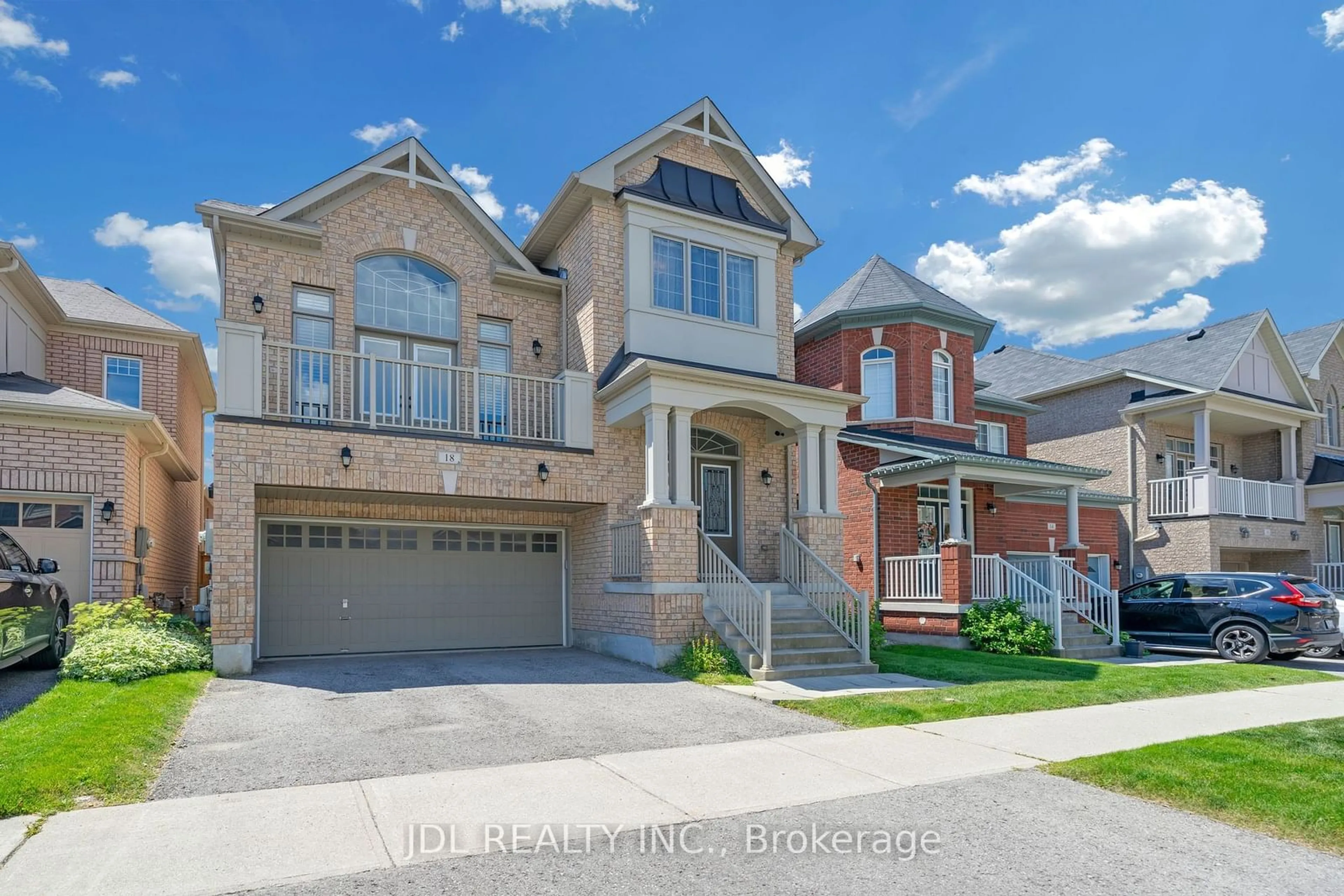 Home with brick exterior material for 18 Kellington Tr, Whitchurch-Stouffville Ontario L4A 1X5