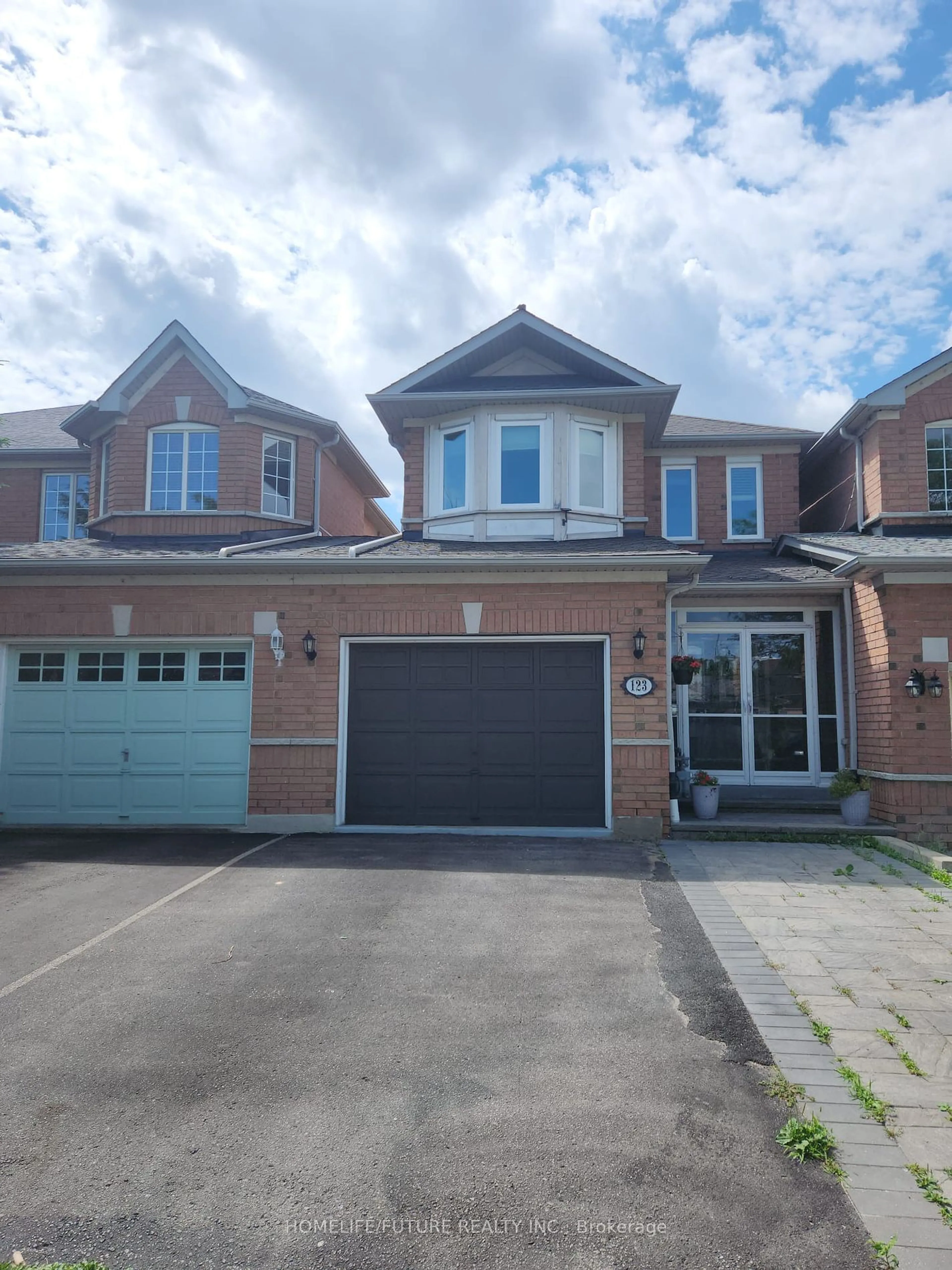 Home with brick exterior material for 123 Novella Rd, Vaughan Ontario L4K 5K6