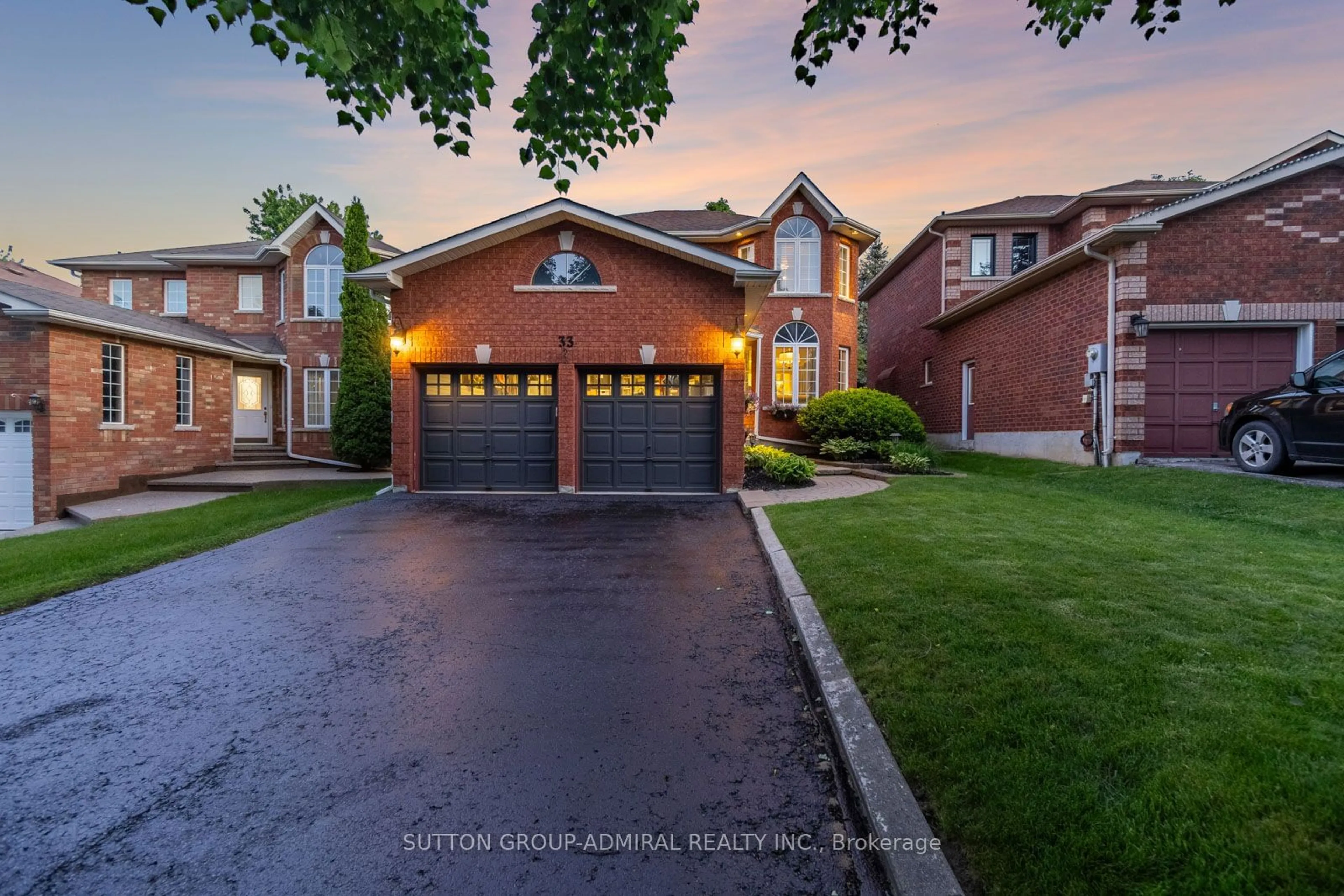 Home with brick exterior material for 33 Prince Dr, Bradford West Gwillimbury Ontario L3Z 3B7