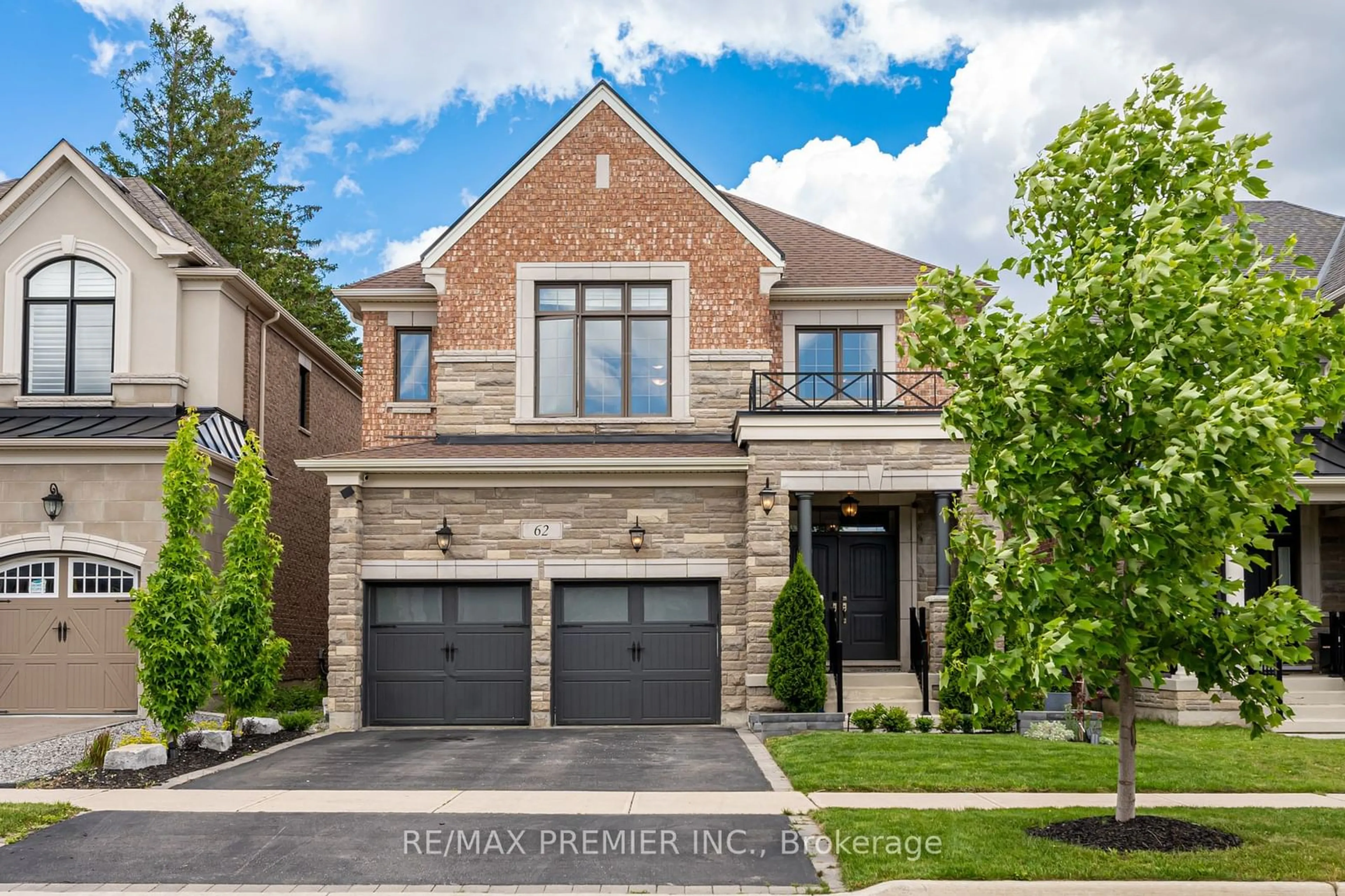 Home with brick exterior material for 62 Streamside St, Vaughan Ontario L4H 4V2
