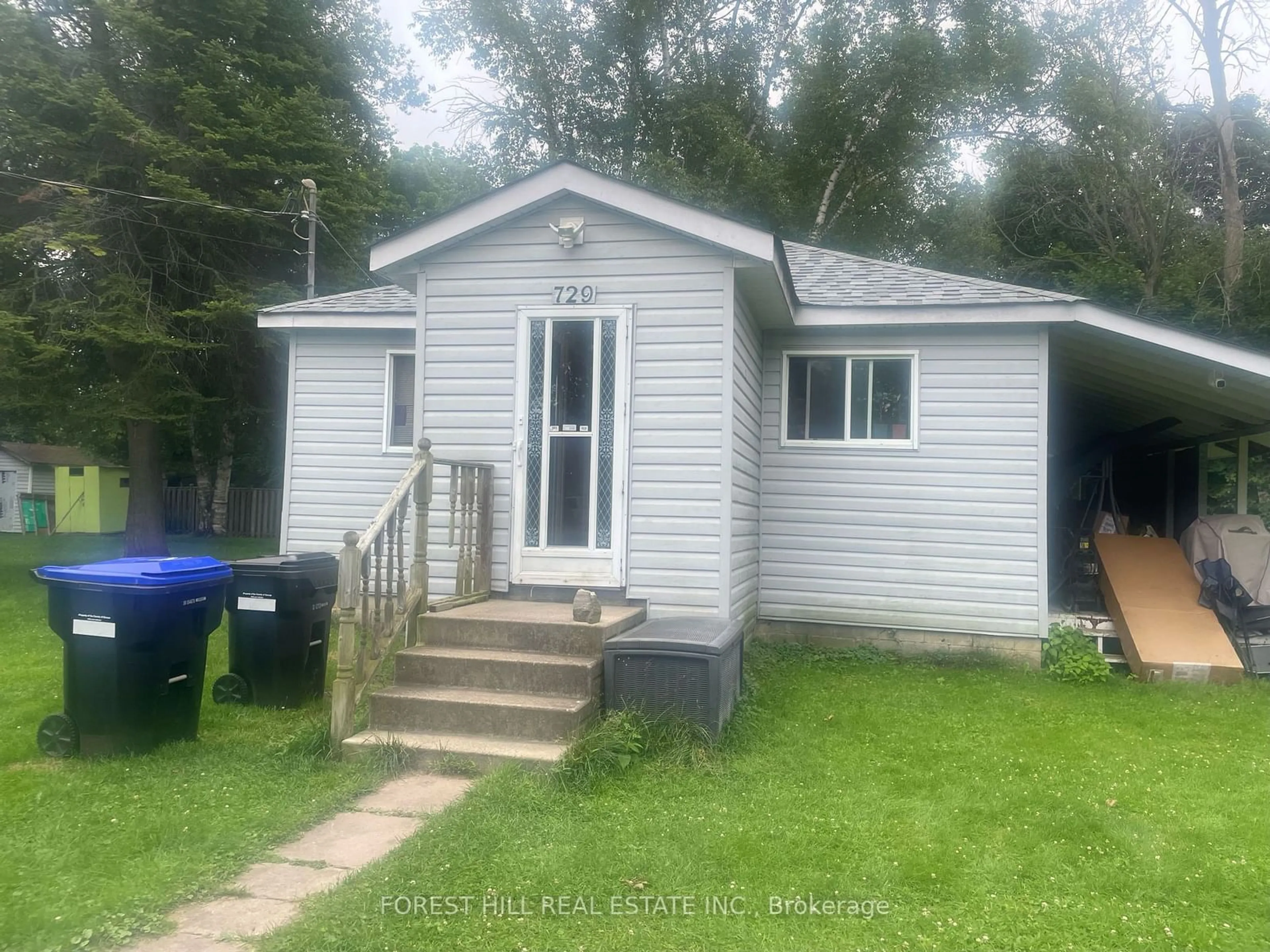 Cottage for 729 James St, Innisfil Ontario L9S 2G6