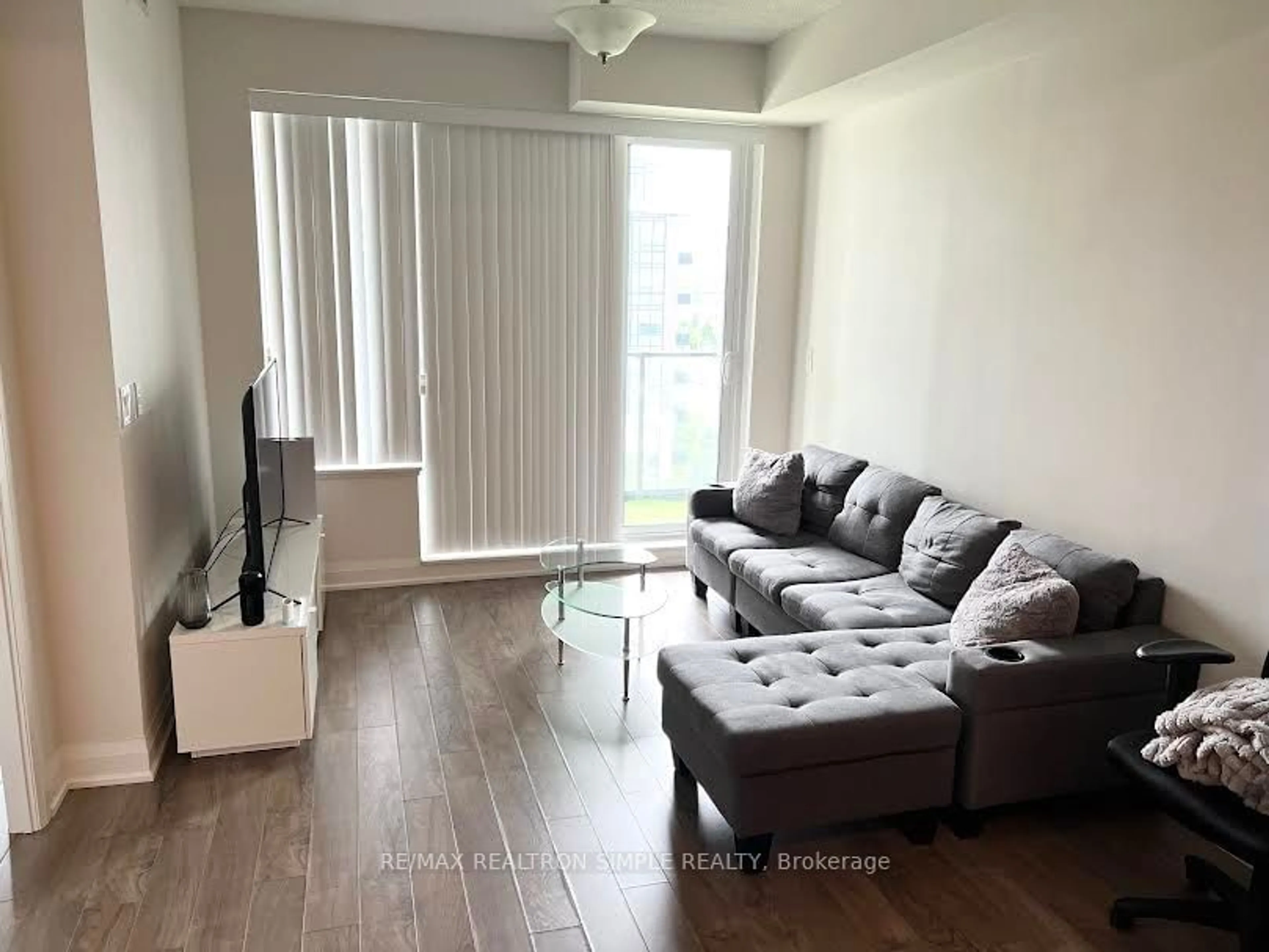 Living room for 28 Uptown Dr #707, Markham Ontario L3R 9R1