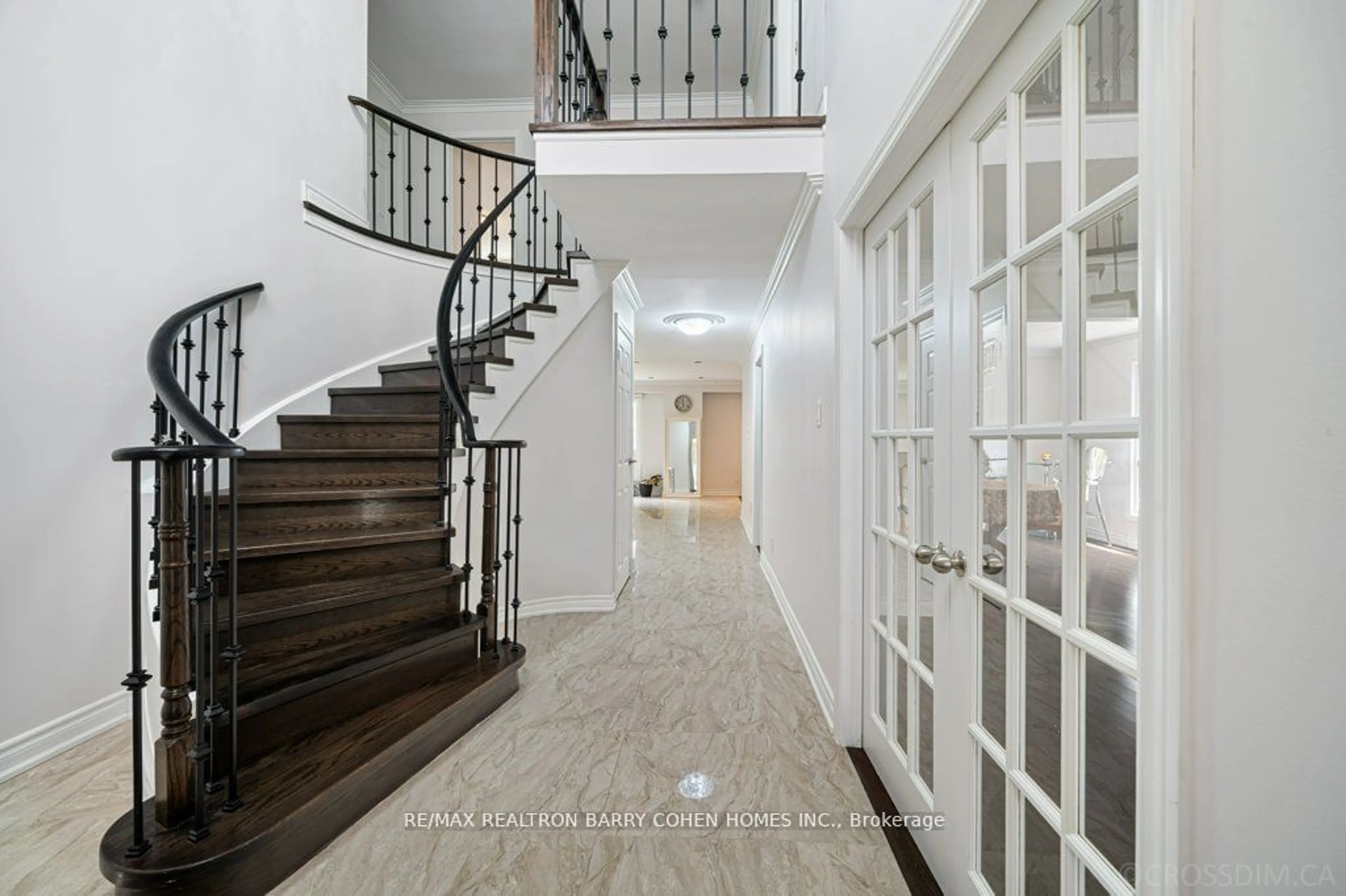 Indoor foyer for 30 Beasley Dr, Richmond Hill Ontario L4C 7Z5