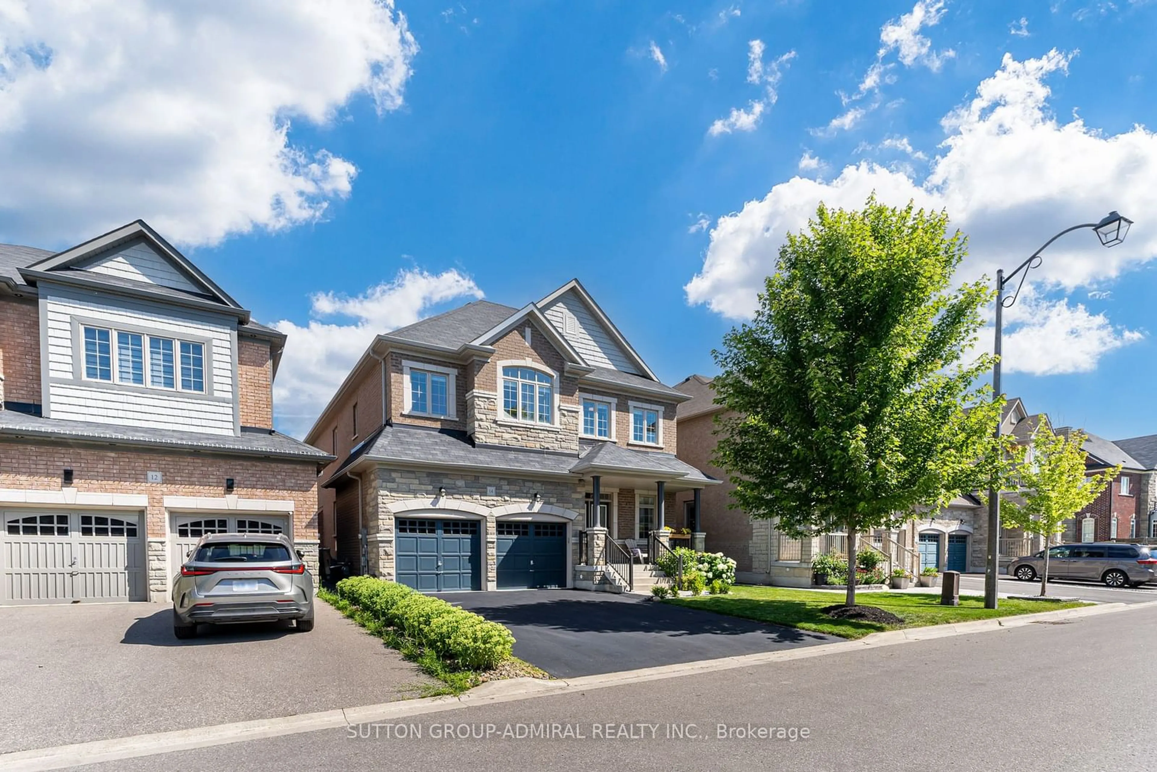 Frontside or backside of a home for 14 Baleberry Cres, East Gwillimbury Ontario L9N 0P2