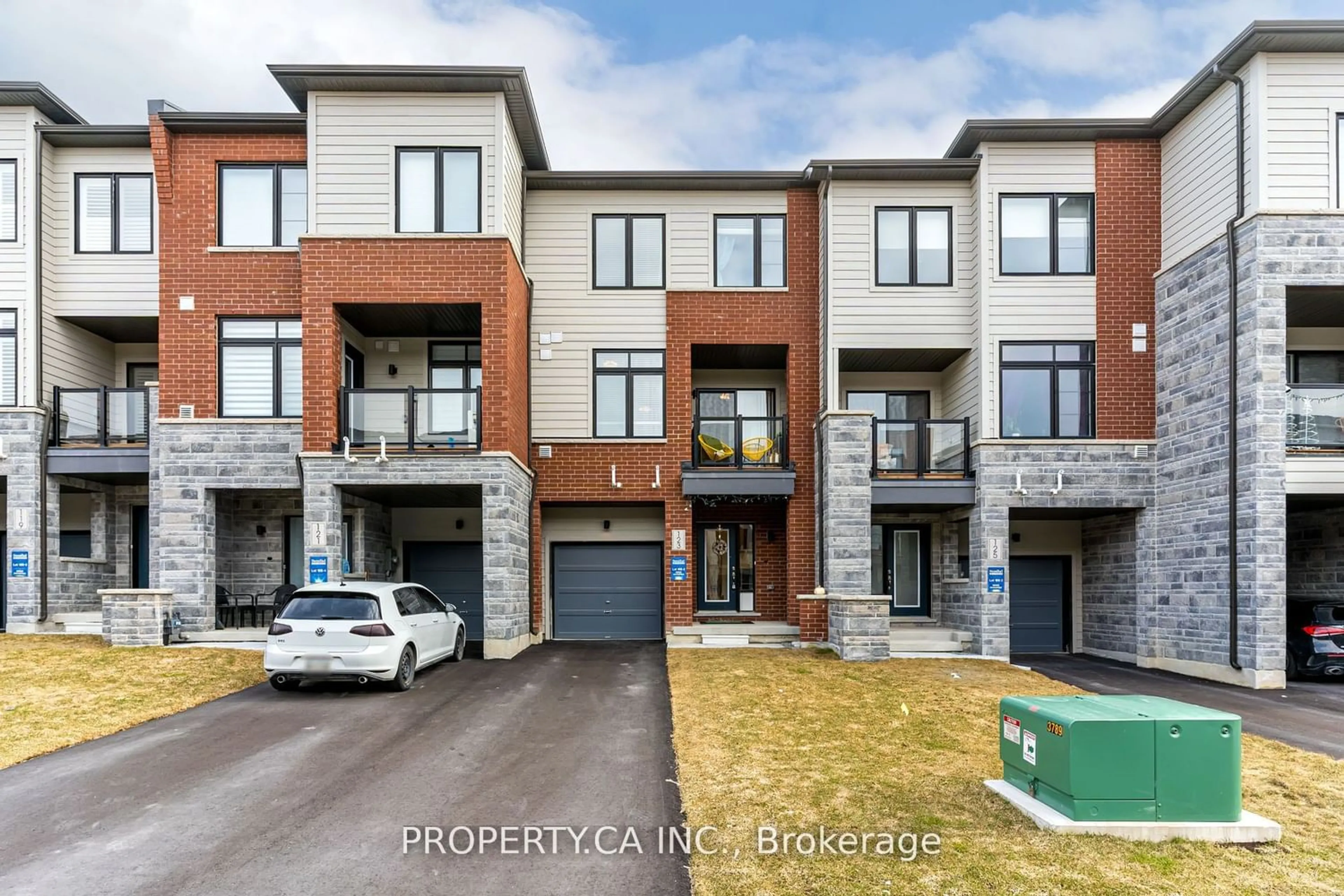 A pic from exterior of the house or condo for 123 Bravo Lane, Newmarket Ontario L3X 0L2