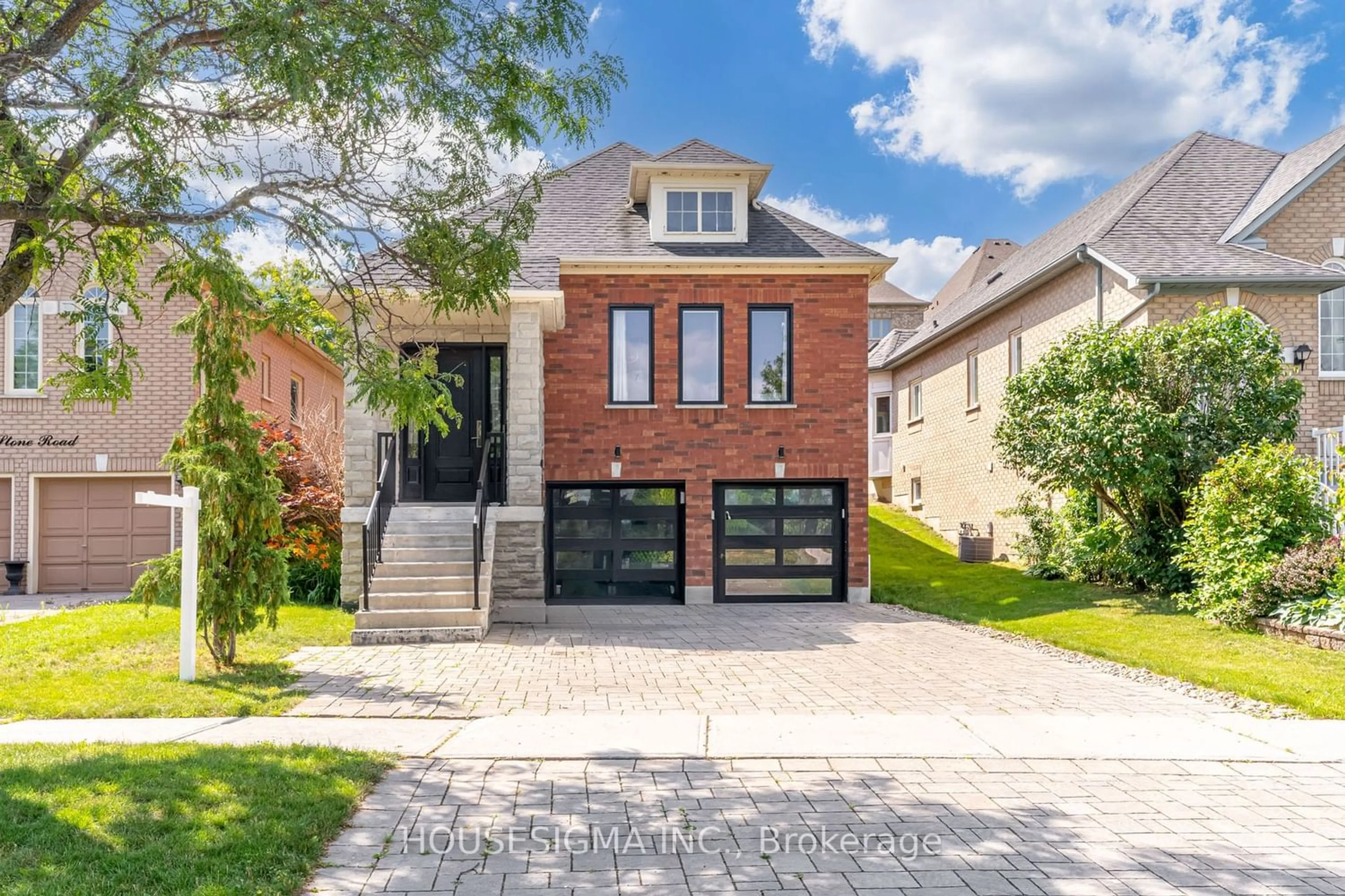 Home with brick exterior material for 512 Stone Rd, Aurora Ontario L4G 6Z7