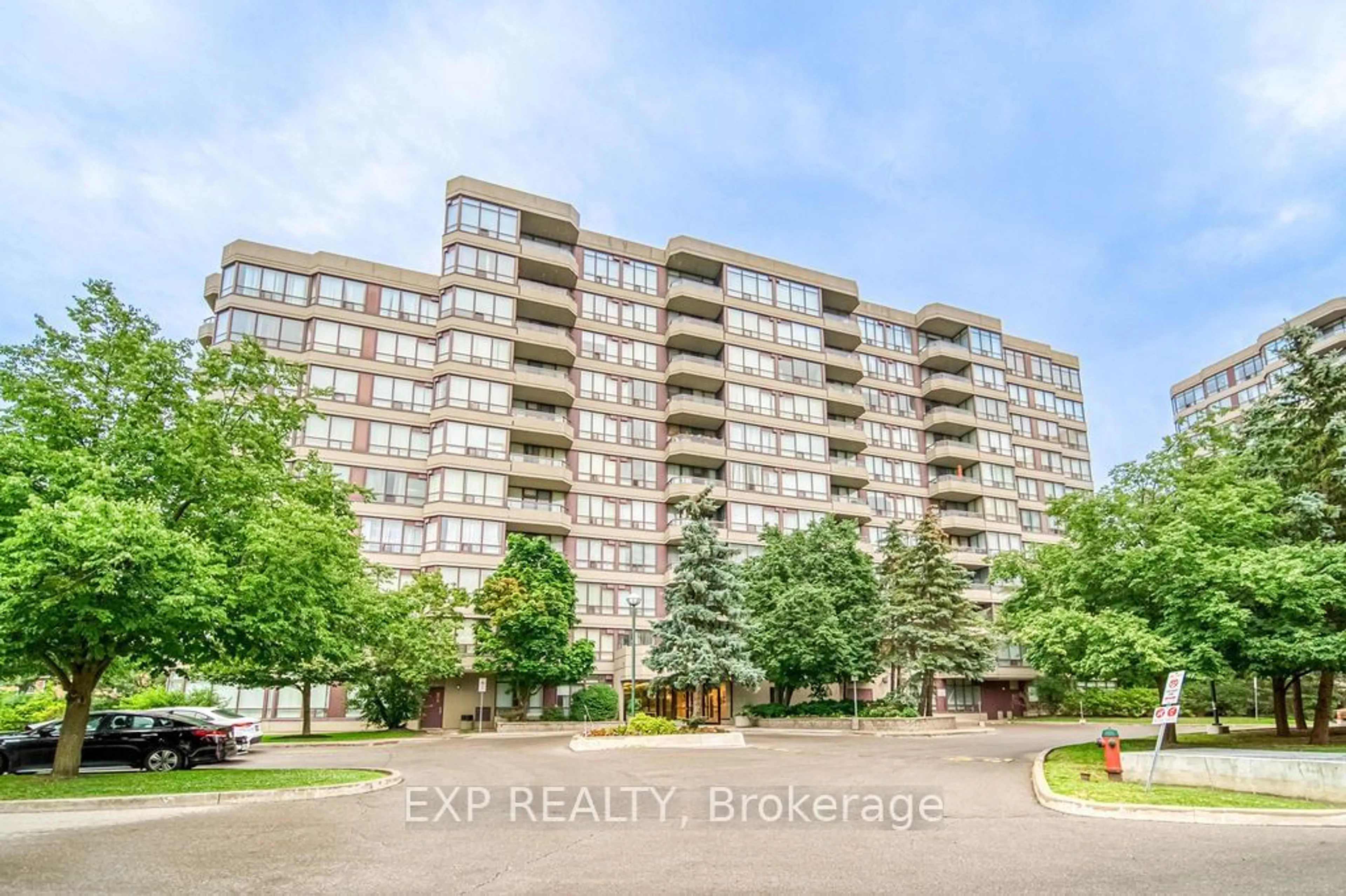 A pic from exterior of the house or condo for 81 Townsgate Dr #502, Vaughan Ontario L4J 8E6