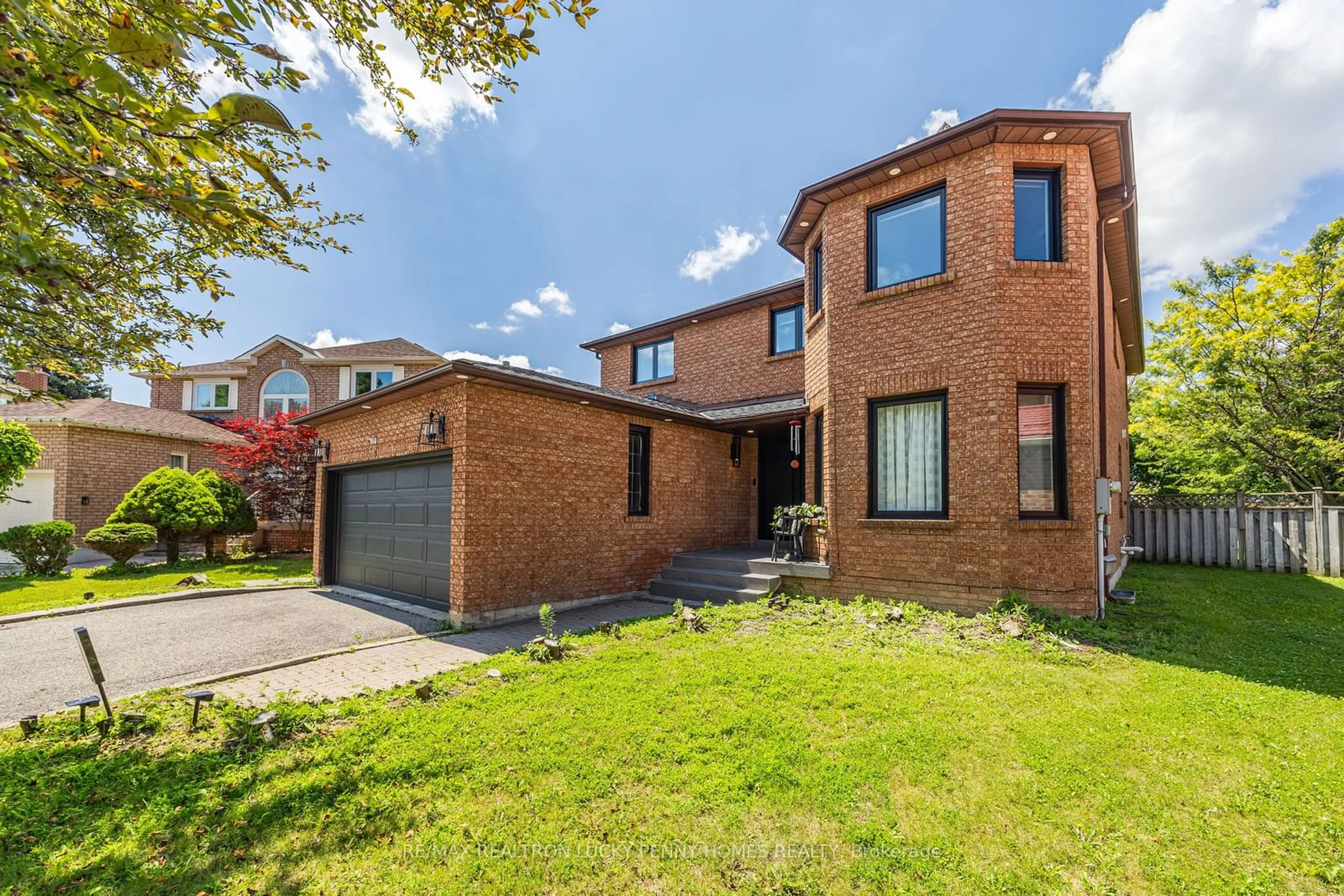 Home with brick exterior material for 9 Dundee Cres, Markham Ontario L3R 8Y6