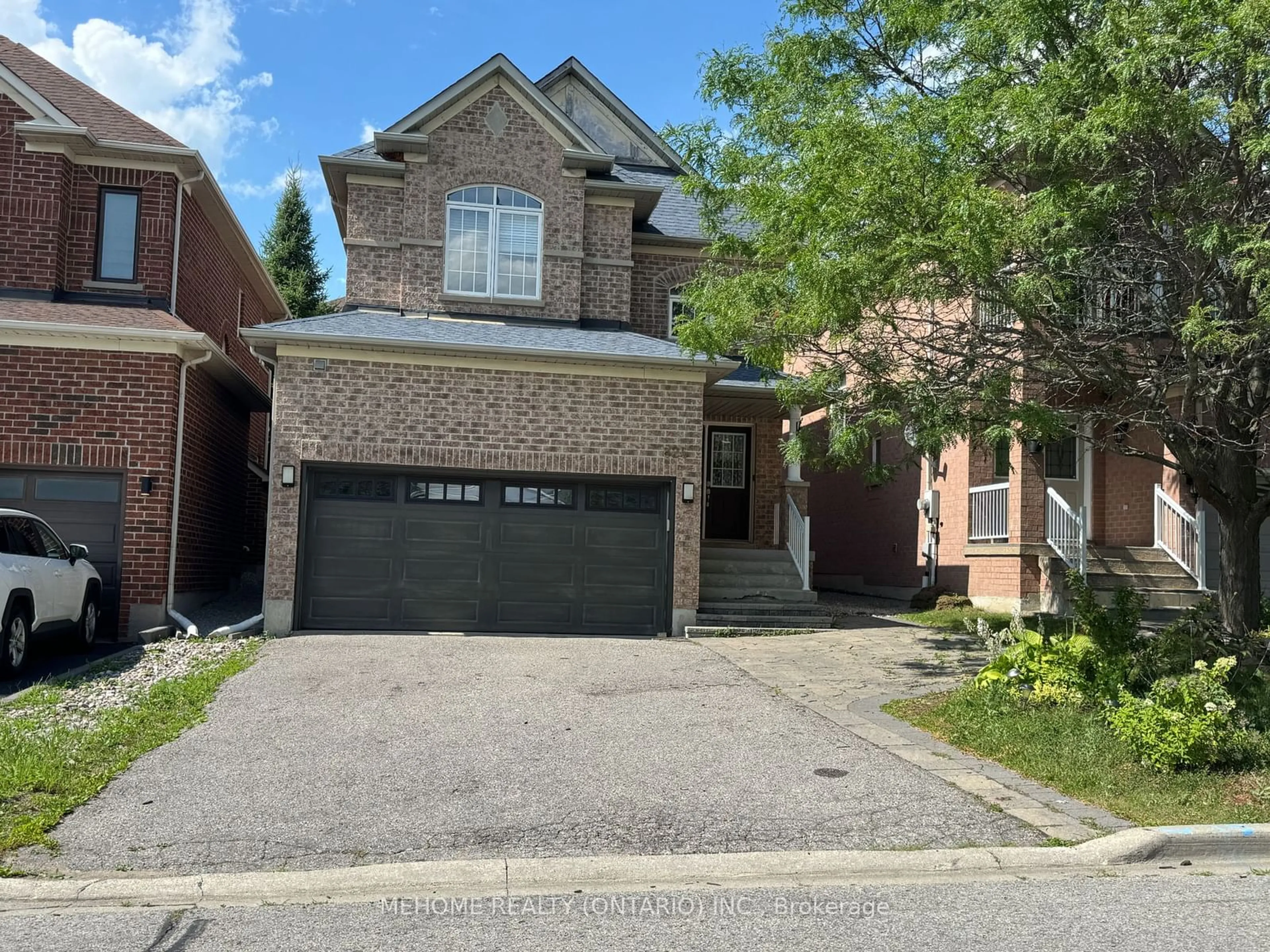 Home with brick exterior material for 825 Colter St, Newmarket Ontario L3X 2V2