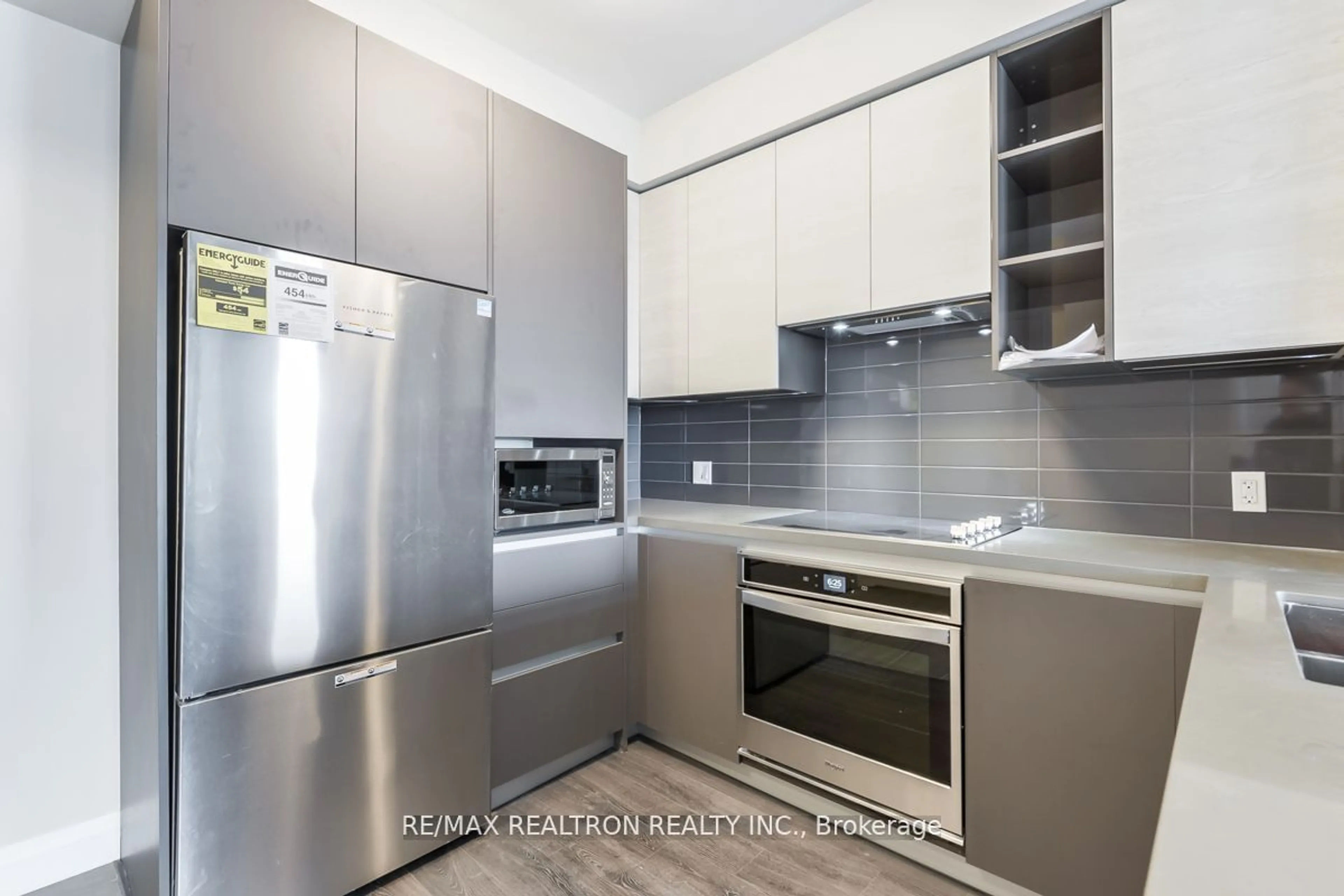 Standard kitchen for 398 Highway 7 #1510, Richmond Hill Ontario L4B 0G6