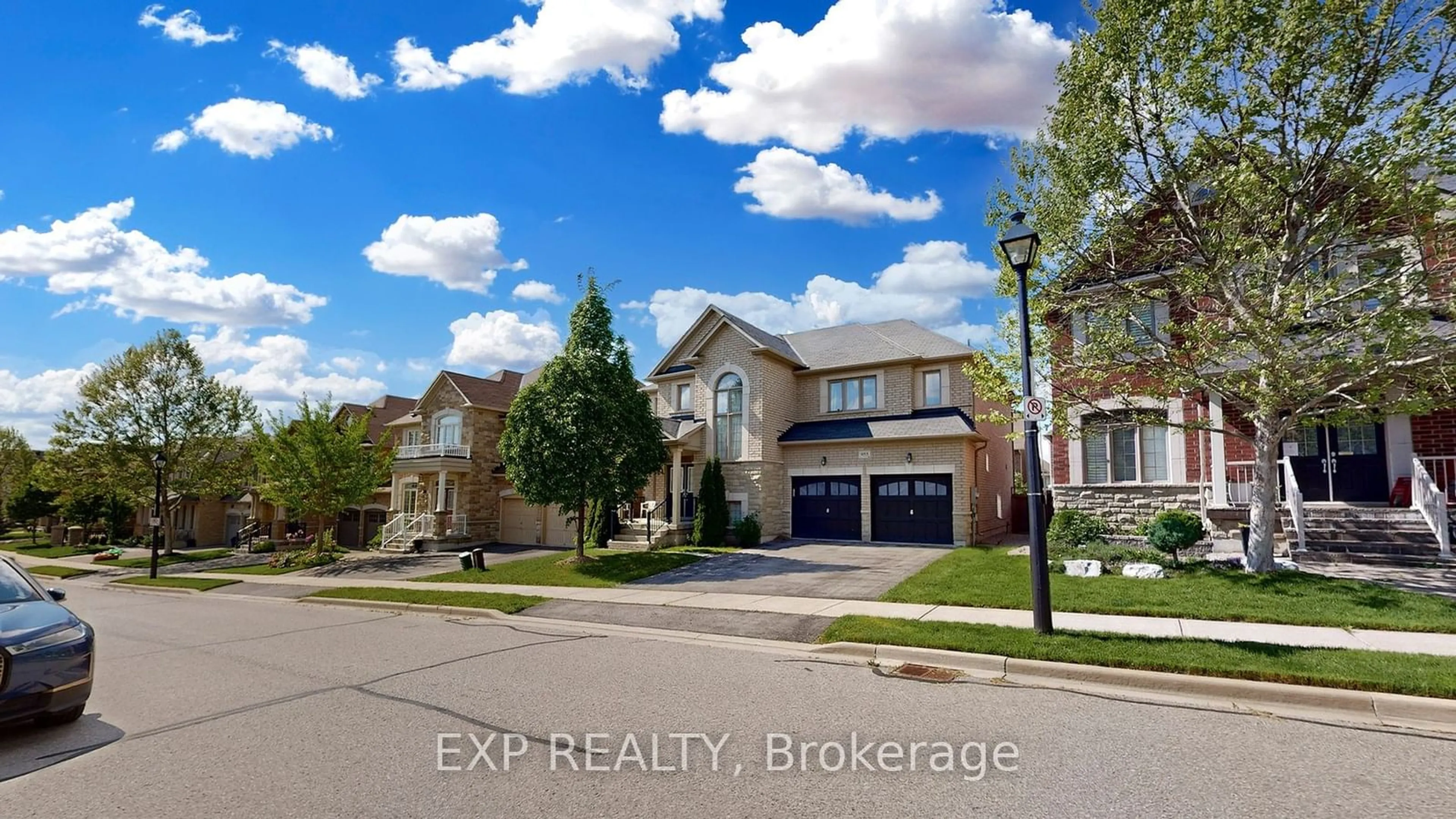 Frontside or backside of a home for 955 Ernest cousins Circ, Newmarket Ontario L3X 0B7