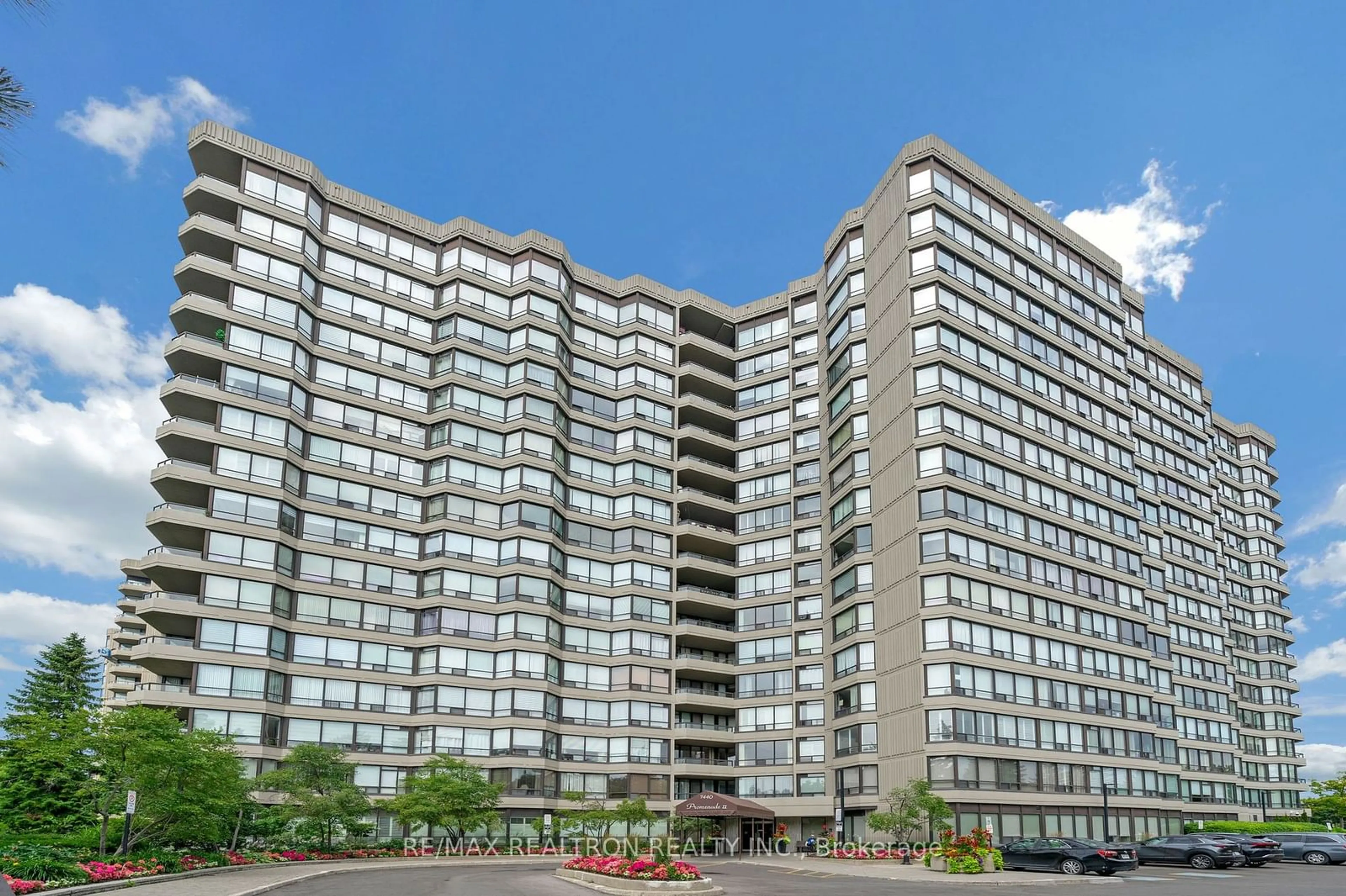 A pic from exterior of the house or condo for 7440 Bathurst St #714, Vaughan Ontario L4J 7K8