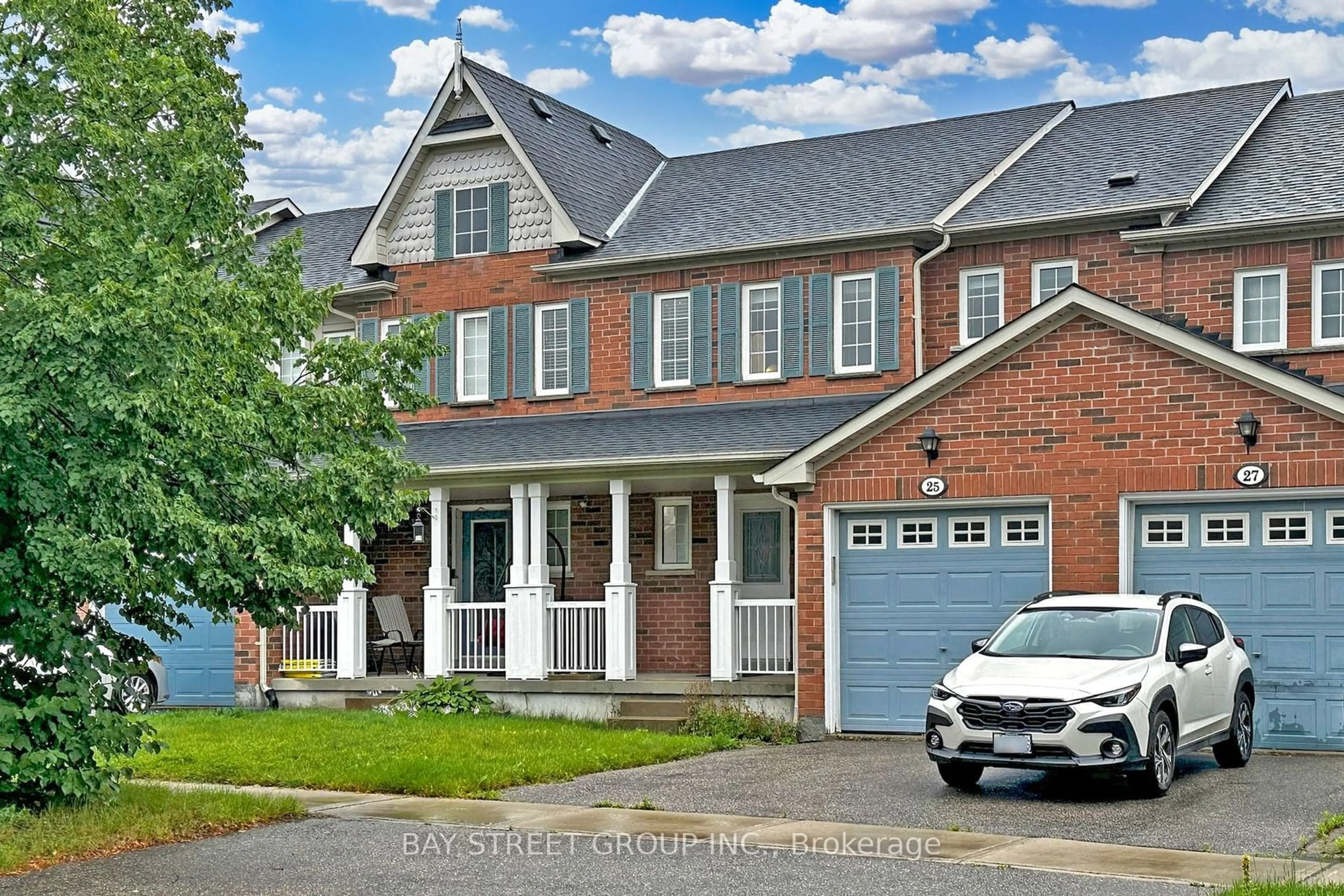 A pic from exterior of the house or condo for 25 Maple Ridge Cres, Markham Ontario L6E 1V3