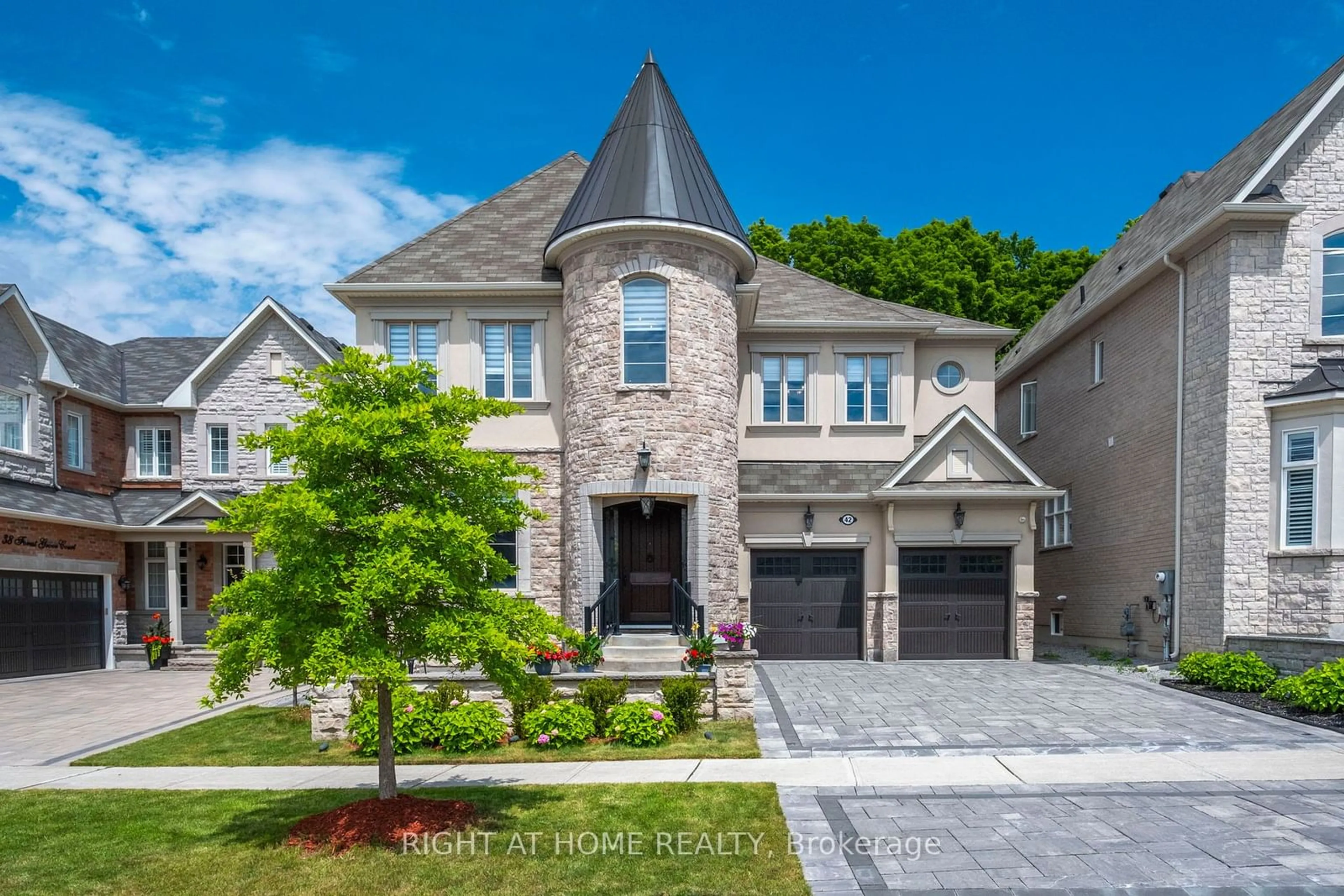 Home with brick exterior material for 42 Forest Grove Crt, Aurora Ontario L4G 3G4