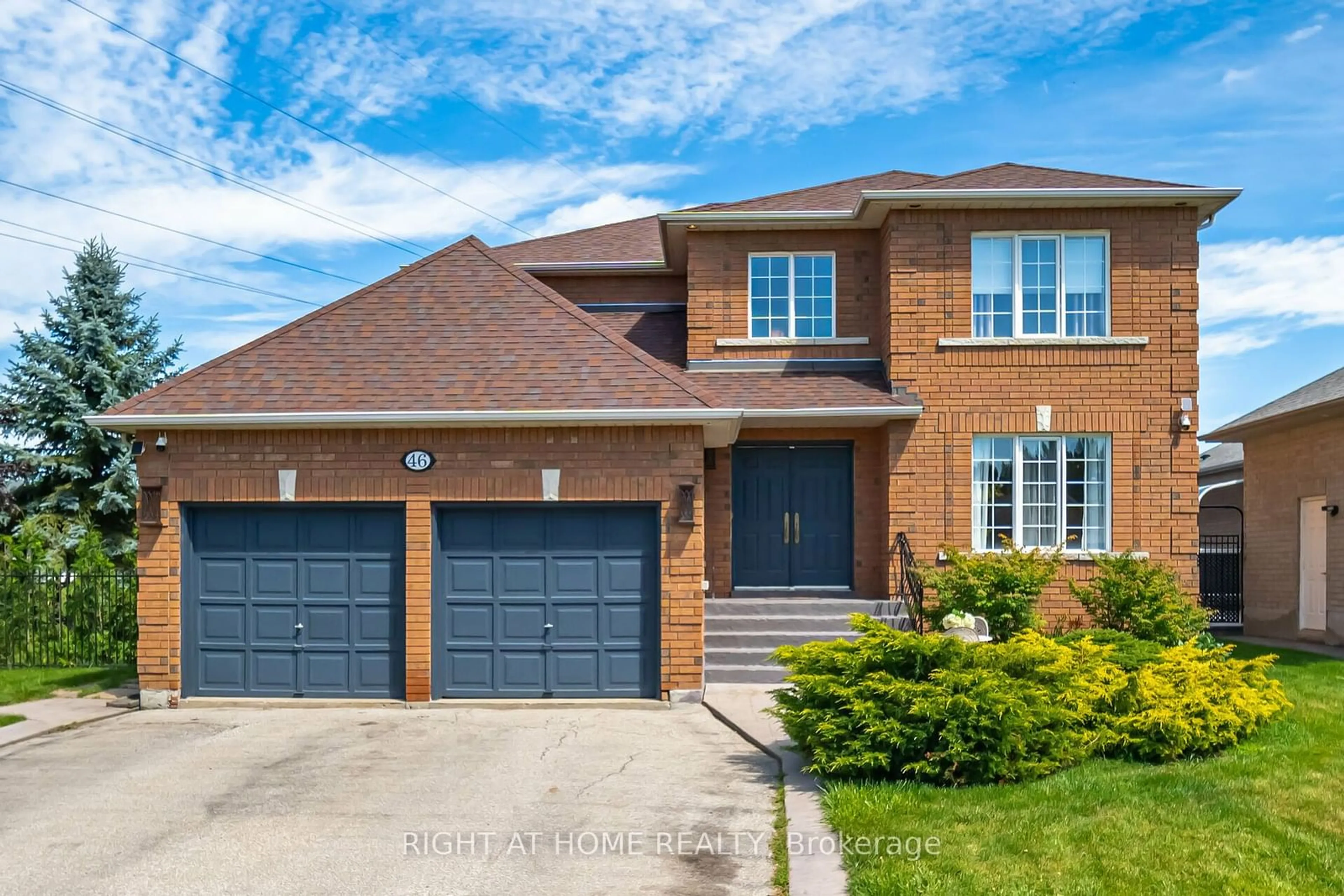 Home with brick exterior material for 46 Gidleigh Park Cres, Vaughan Ontario L4H 1J3