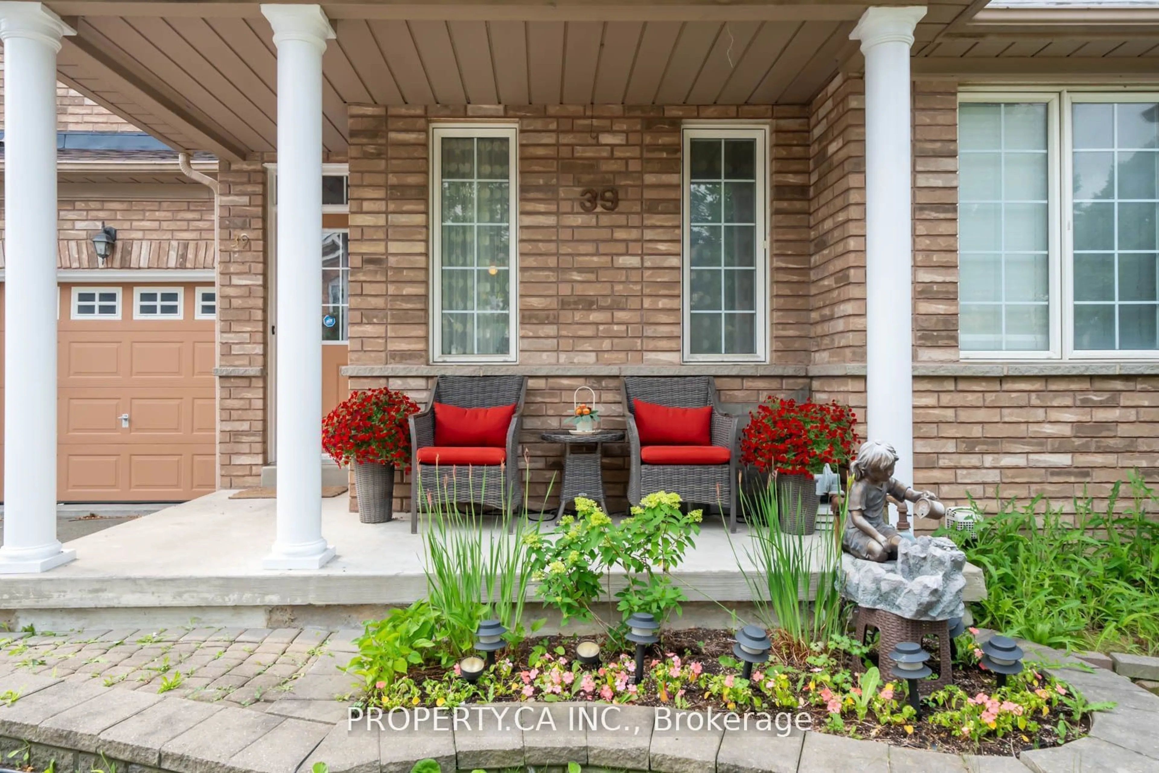 Patio for 39 Sedgeway Hts, Vaughan Ontario L4H 3A9