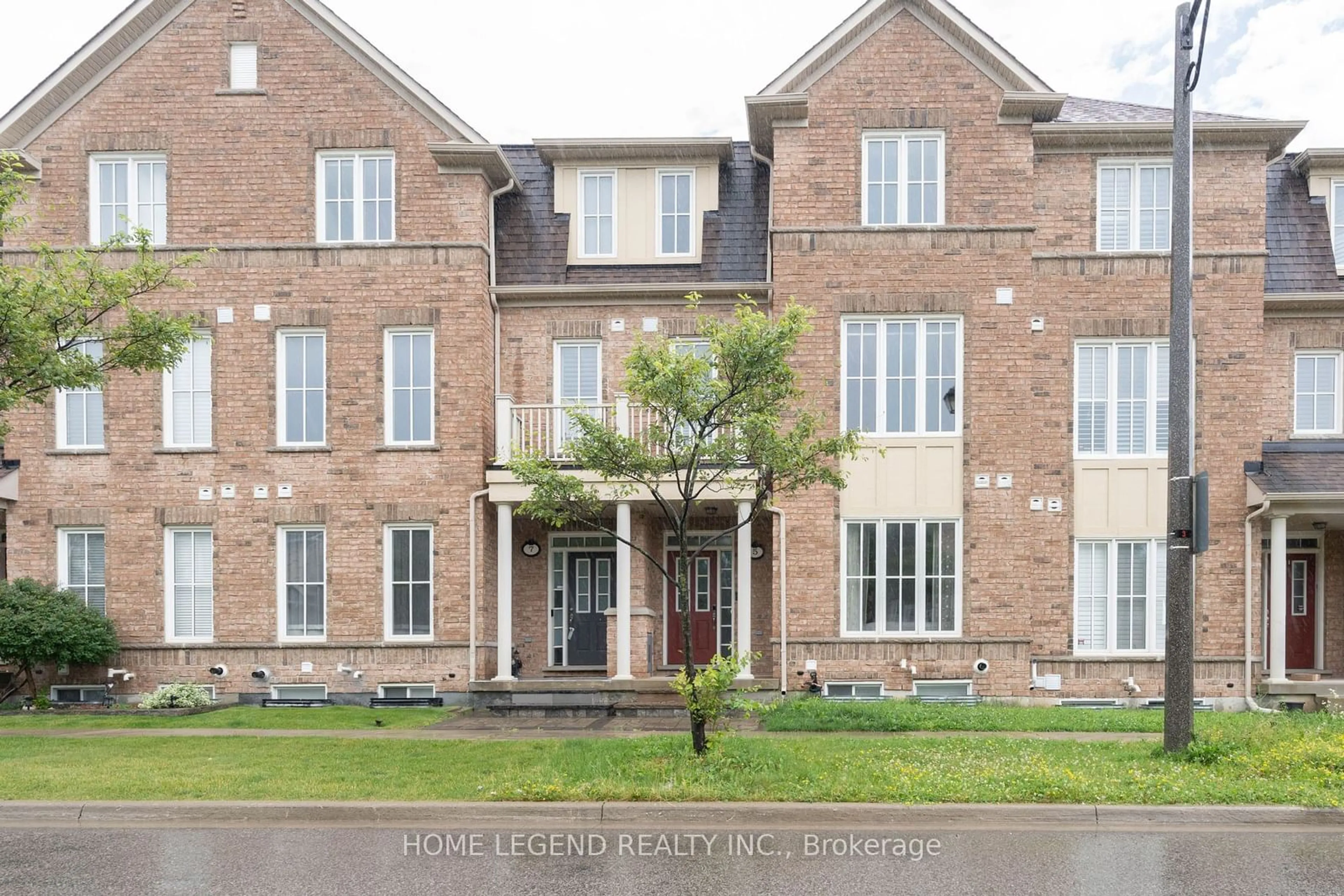 A pic from exterior of the house or condo for 5 Earnshaw Dr, Markham Ontario L6C 0E4