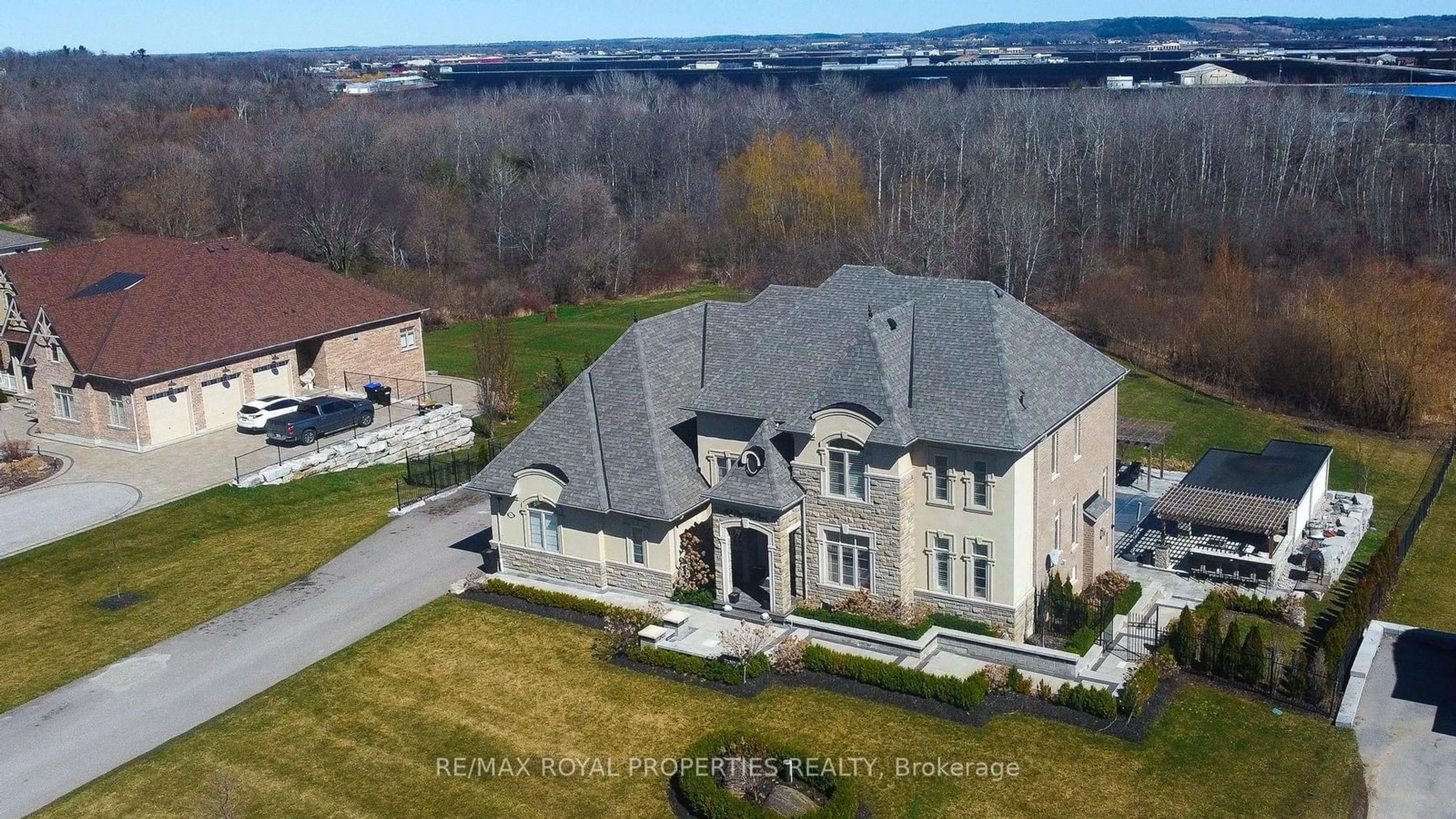 Frontside or backside of a home for 153 Pine Hill Rd, Bradford West Gwillimbury Ontario L3Z 0H1