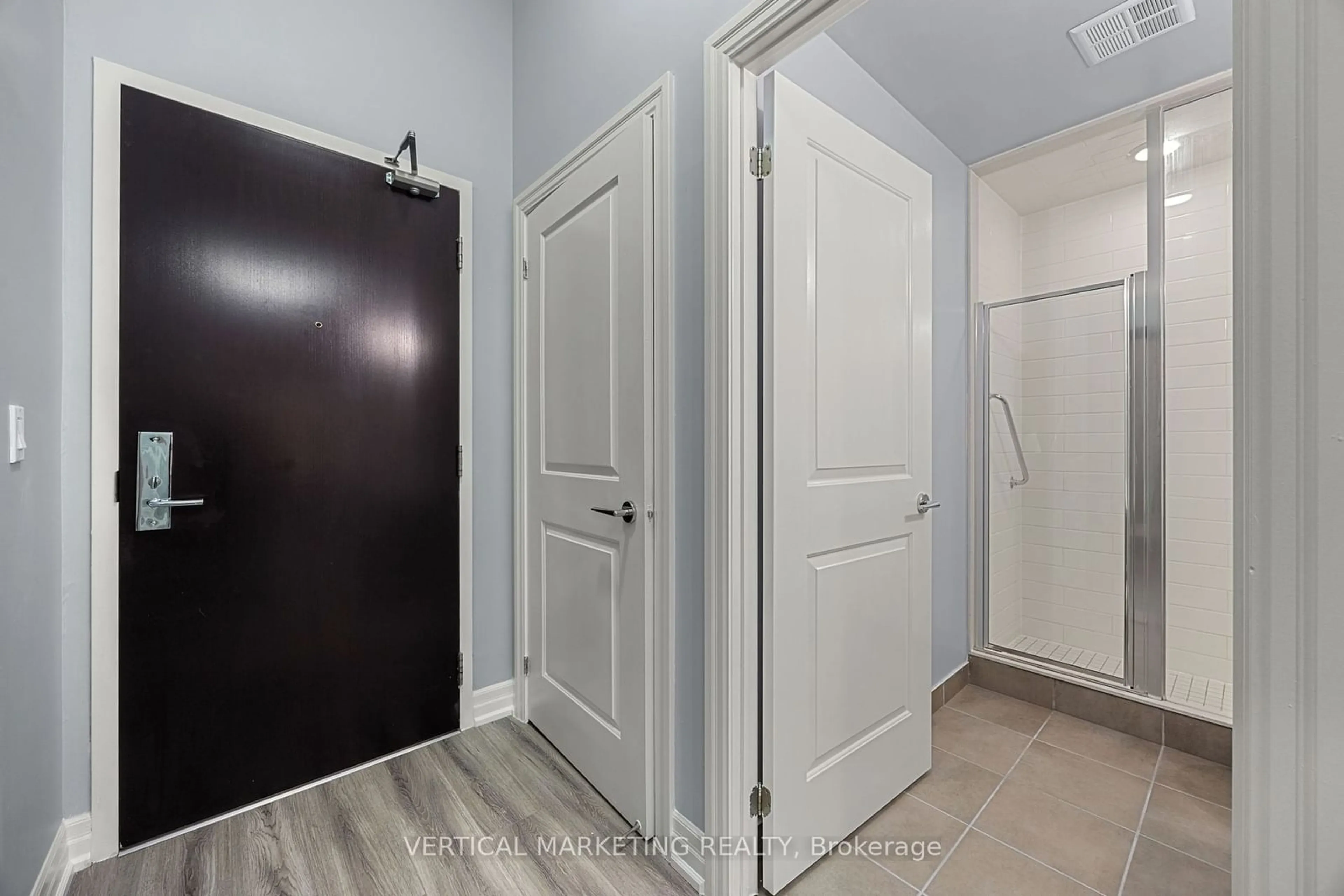 Indoor entryway for 8110 Birchmount Rd #211E, Markham Ontario L6G 0E3