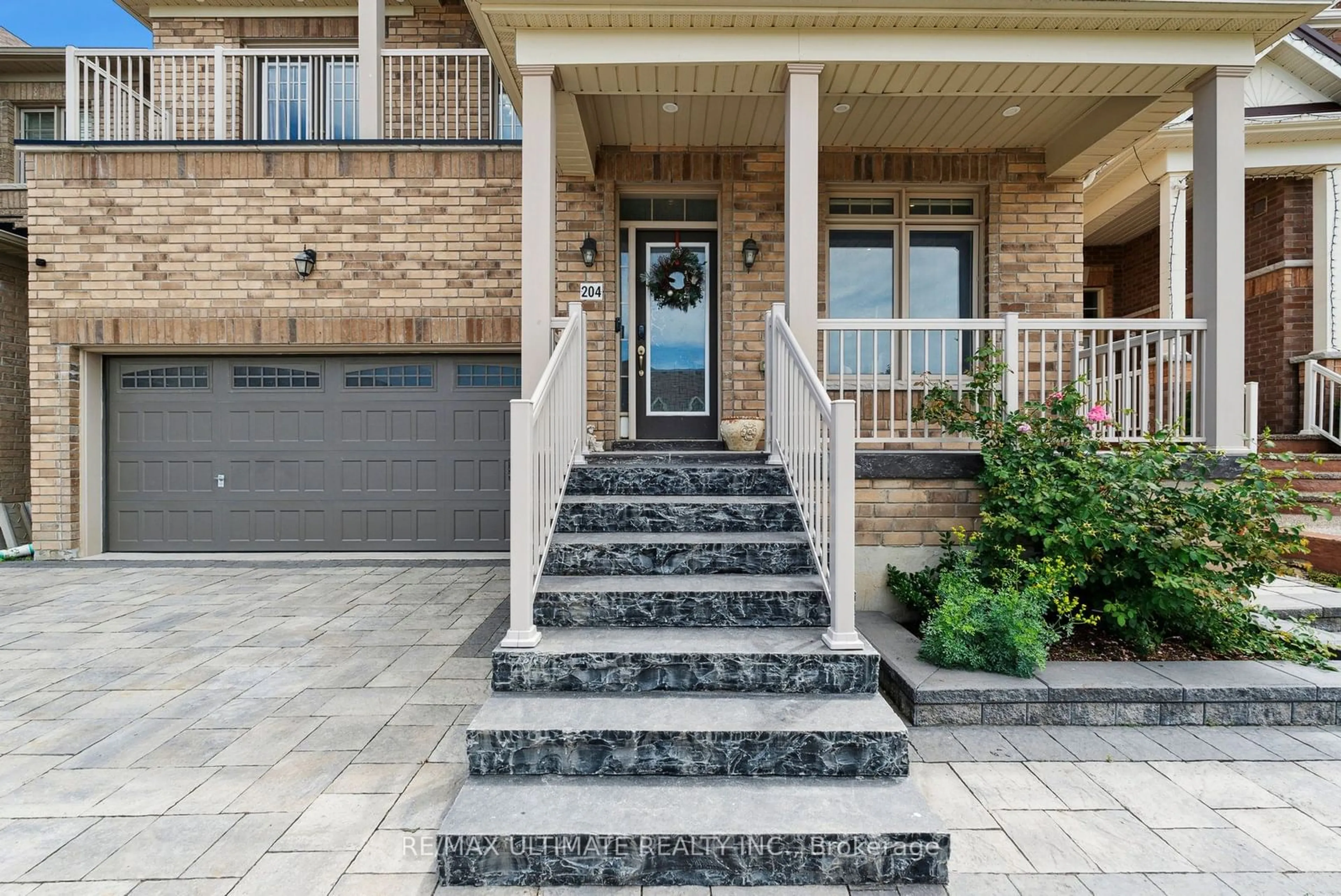 Indoor entryway for 204 Strachan Tr, New Tecumseth Ontario L0G 1A0