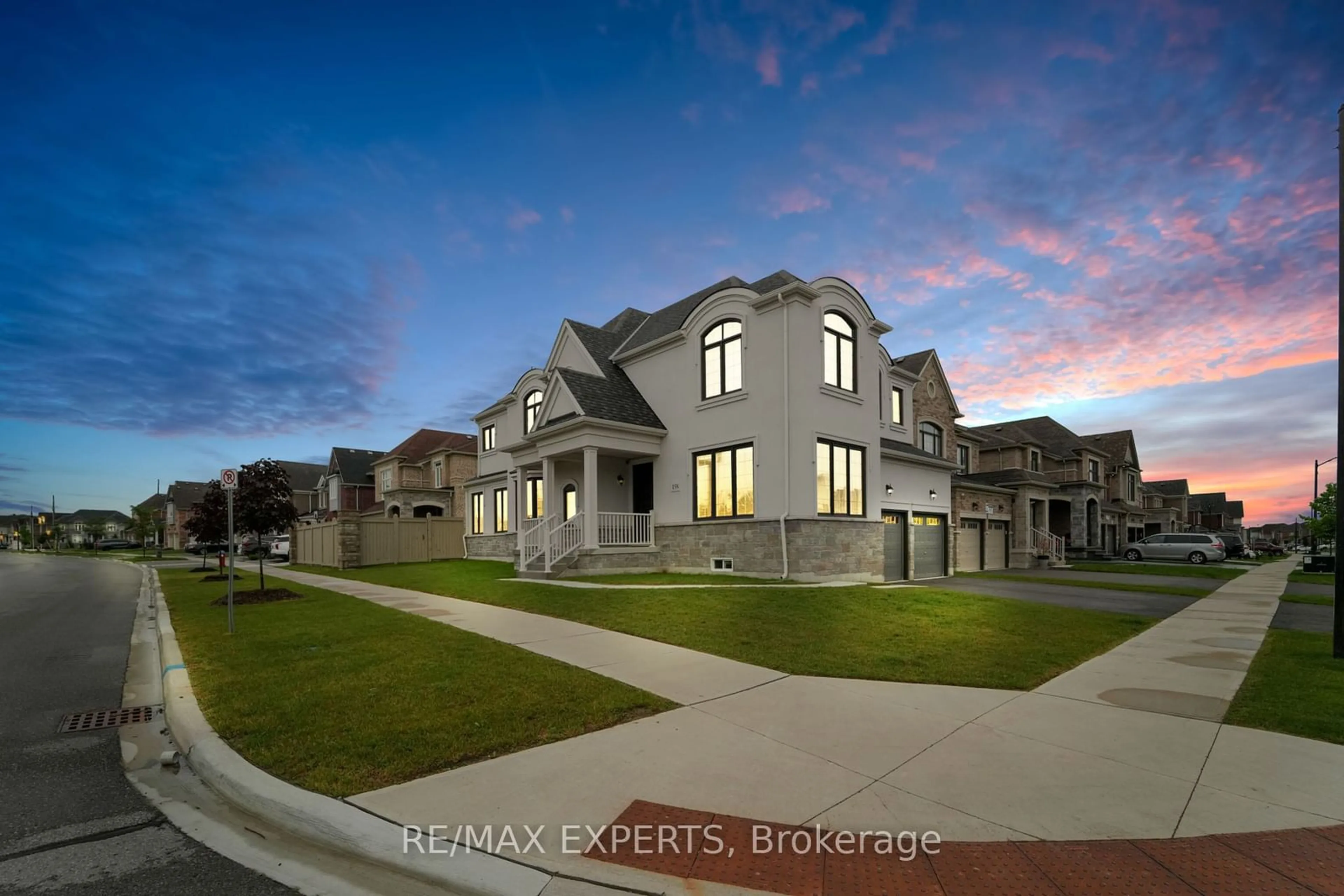 Frontside or backside of a home for 158 Scarlet Way, Bradford West Gwillimbury Ontario L3Z 4J2