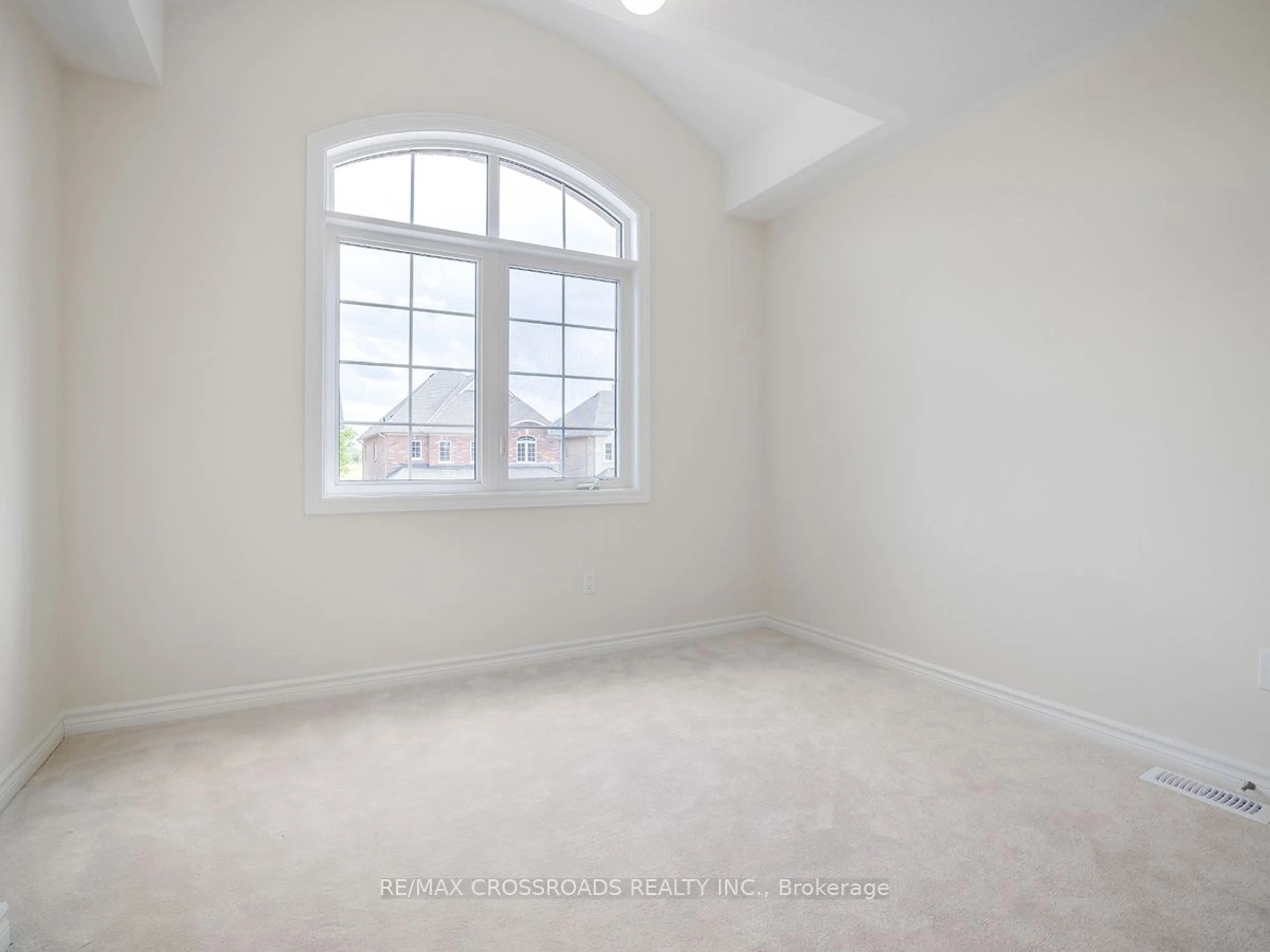 A pic of a room for 118 Cliff Thompson Crt, Georgina Ontario L0E 1R0