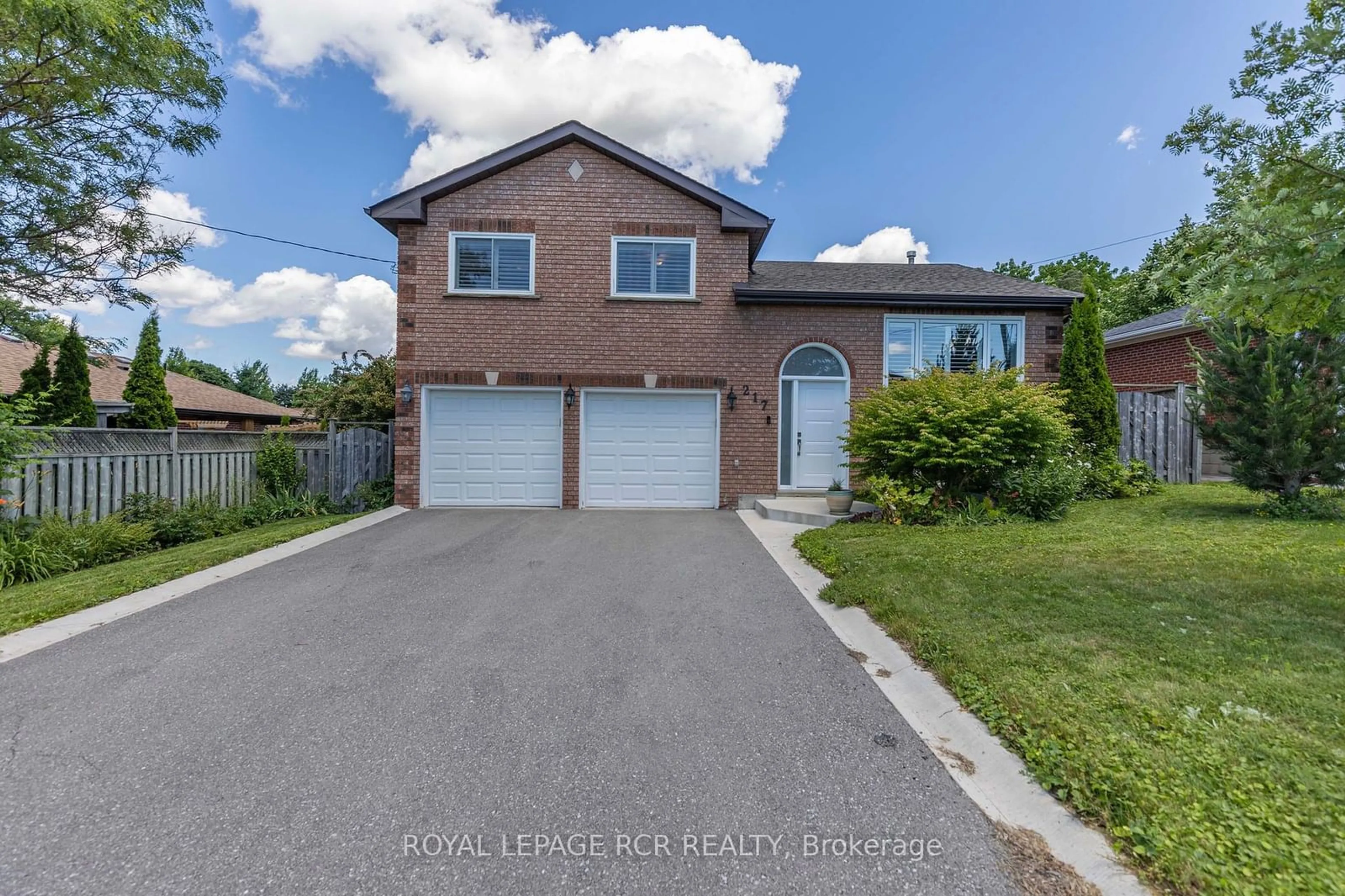 Frontside or backside of a home for 217 Church St, Bradford West Gwillimbury Ontario L3Z 1R4