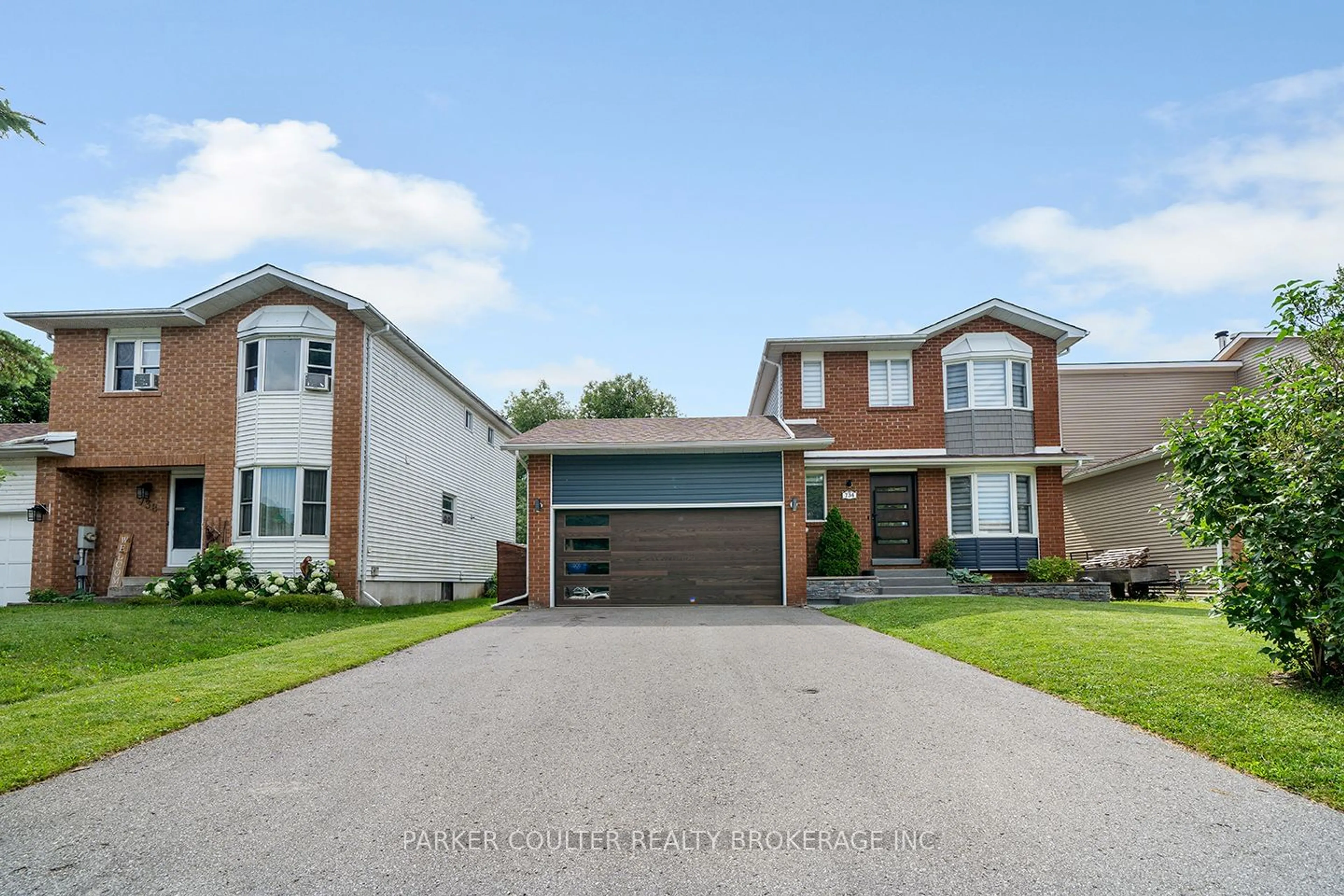 Frontside or backside of a home for 734 Candaras St, Innisfil Ontario L9S 2G9