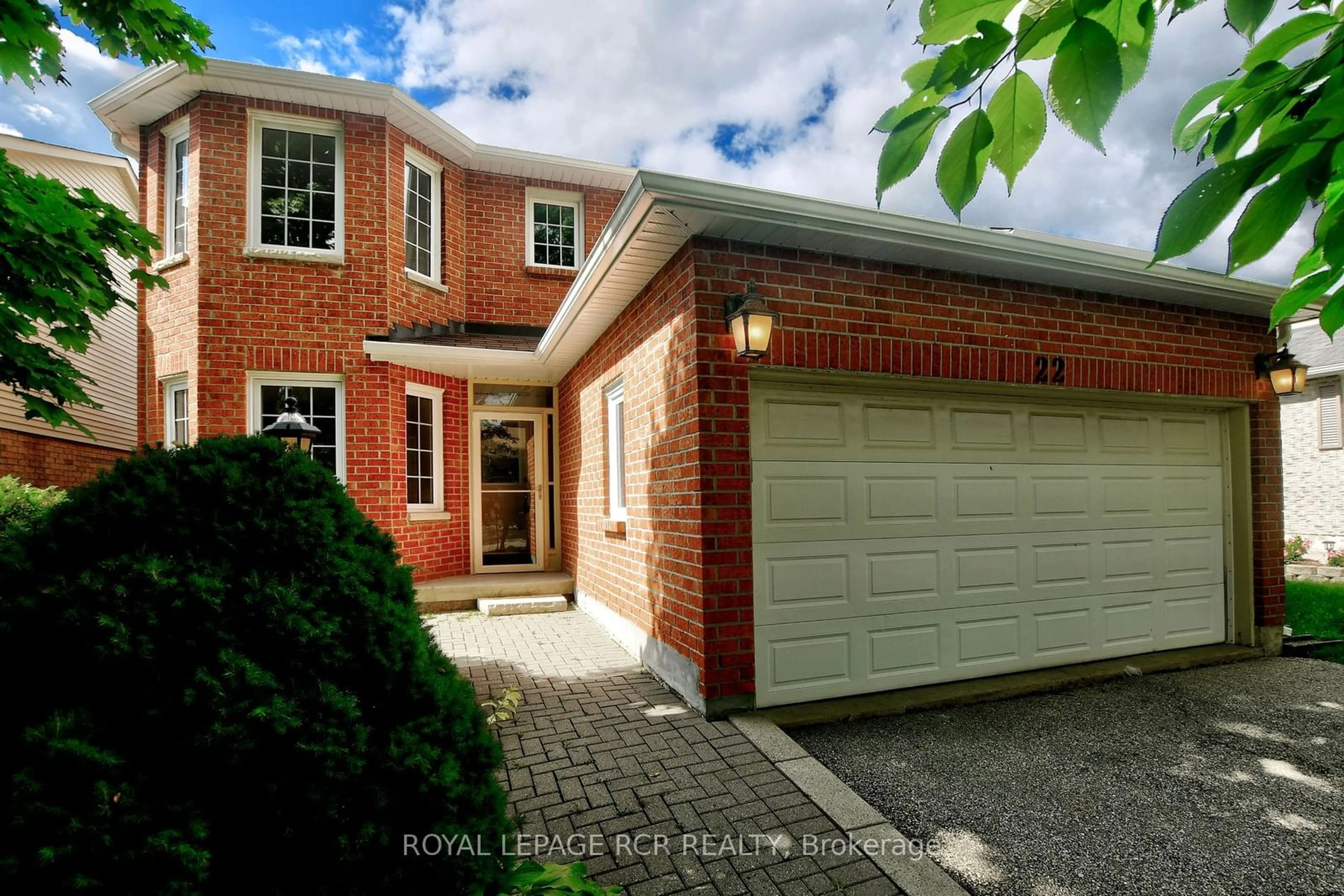 Home with brick exterior material for 22 Closs Sq, Aurora Ontario L4G 5H4