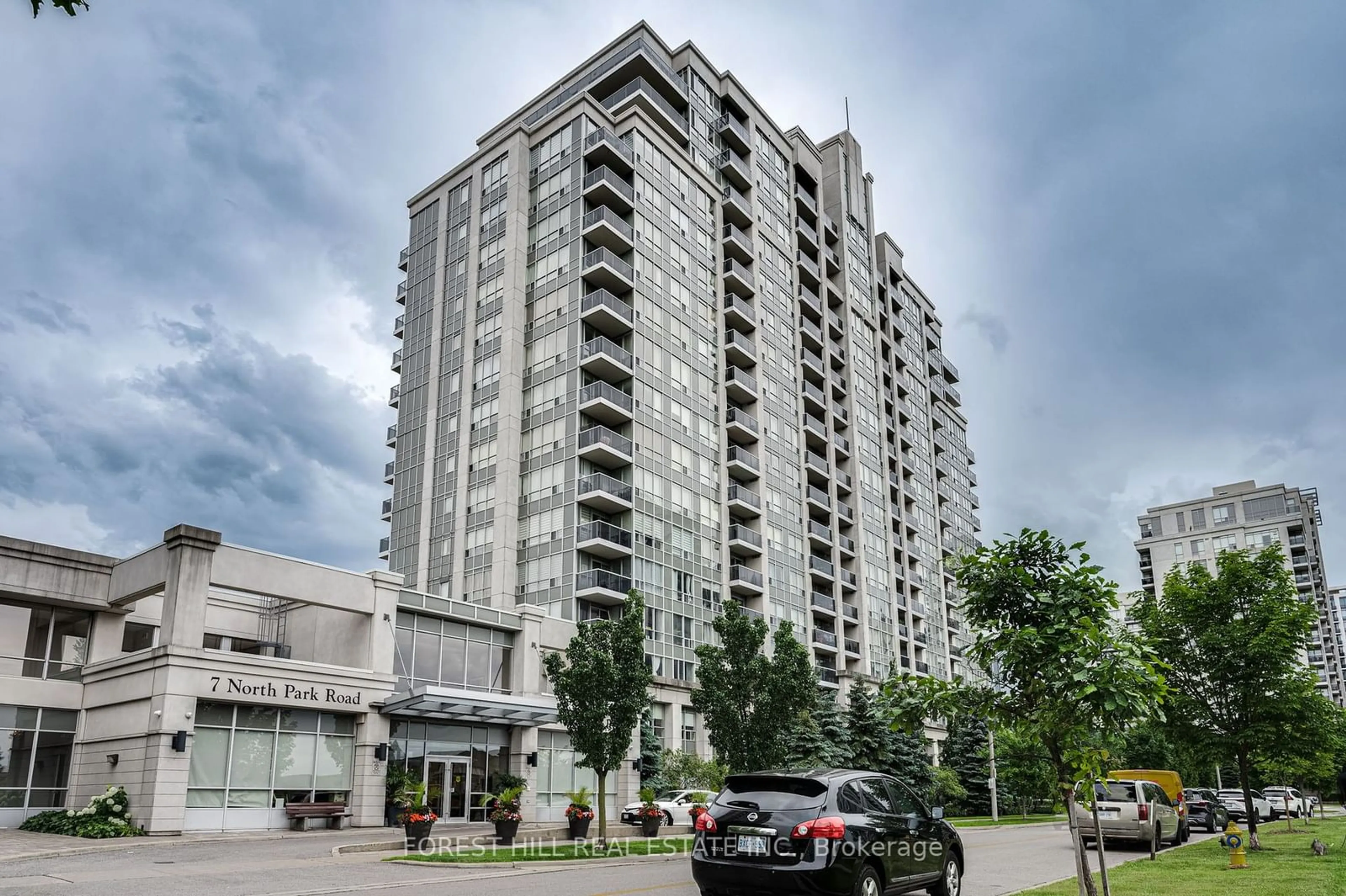 A pic from exterior of the house or condo for 15 North Park Rd #1606, Vaughan Ontario L4J 0A1