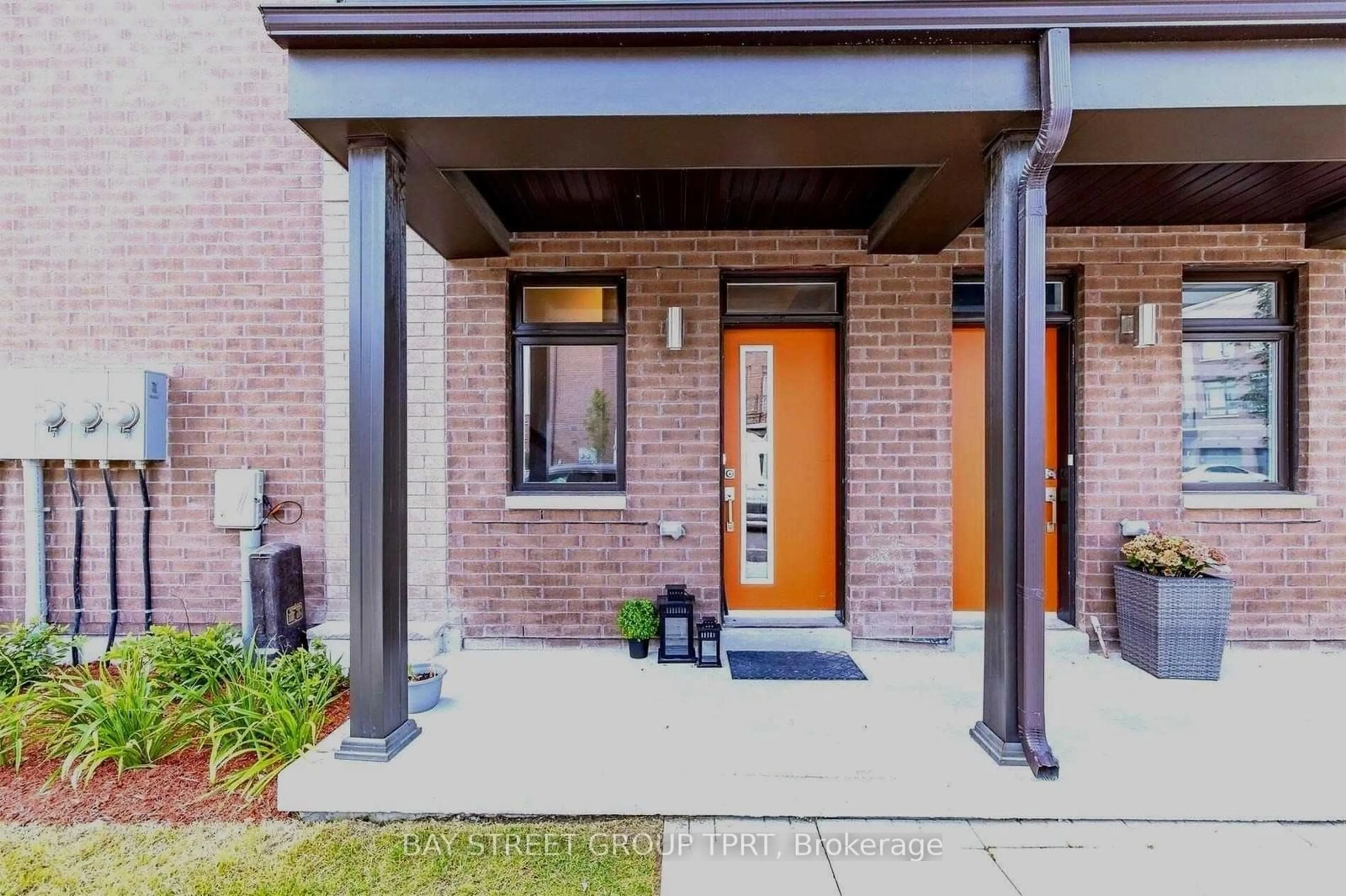 Home with brick exterior material for 2 Allward St, Vaughan Ontario L4L 0M1