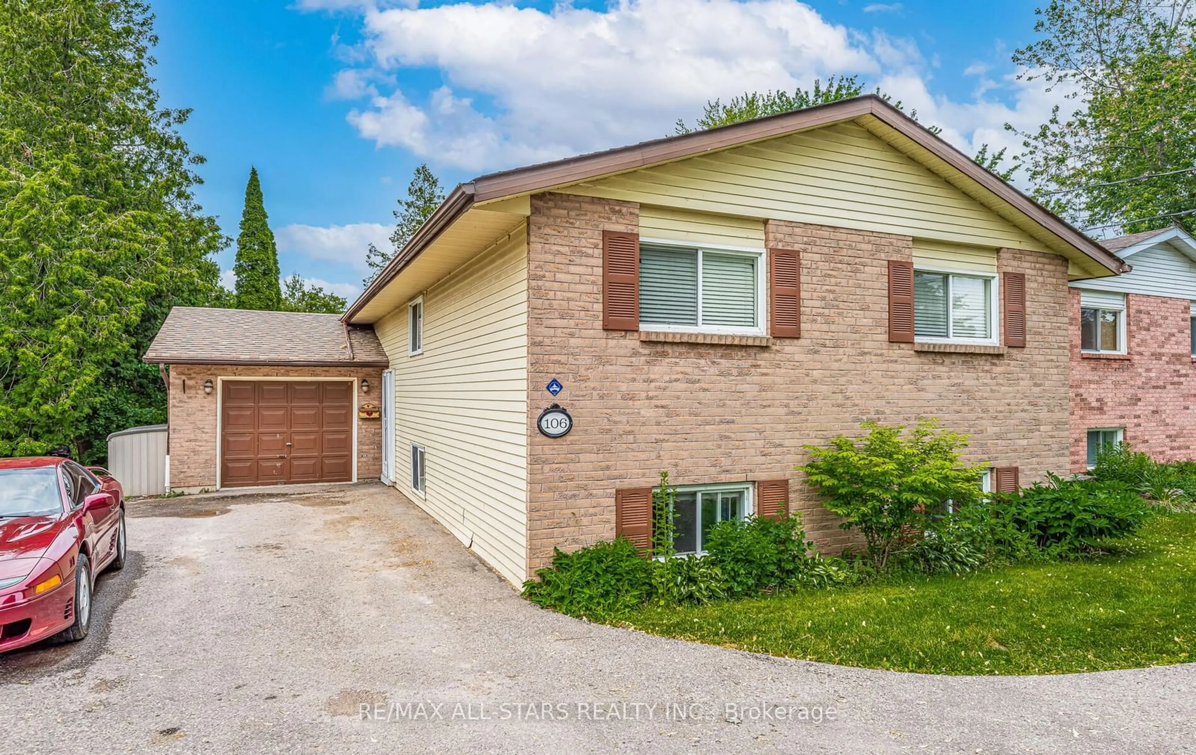 Frontside or backside of a home for 106 Metro Rd, Georgina Ontario L4P 1W2