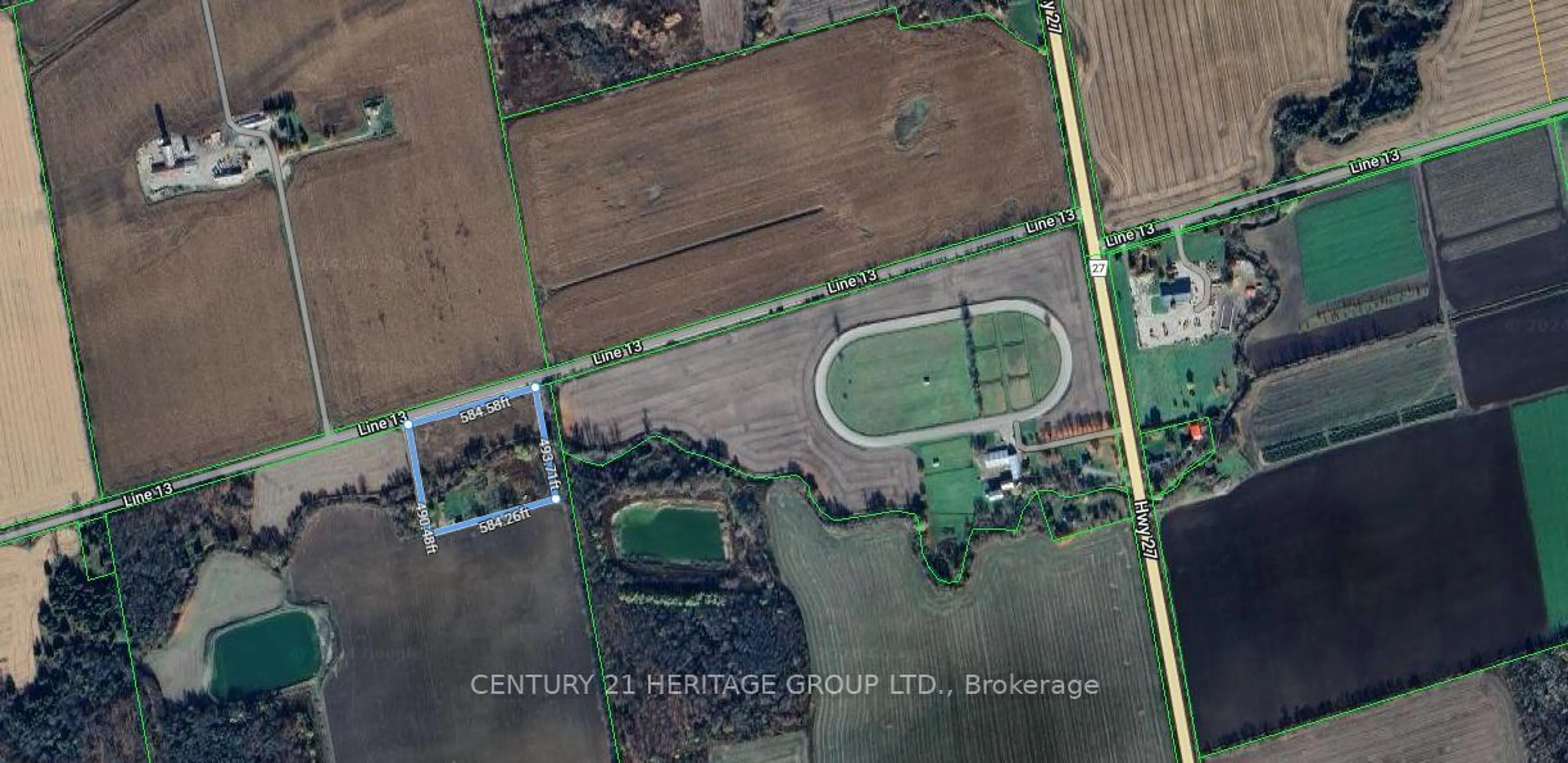 Fenced yard for 4539 13th Line, Bradford West Gwillimbury Ontario L0L 1L0