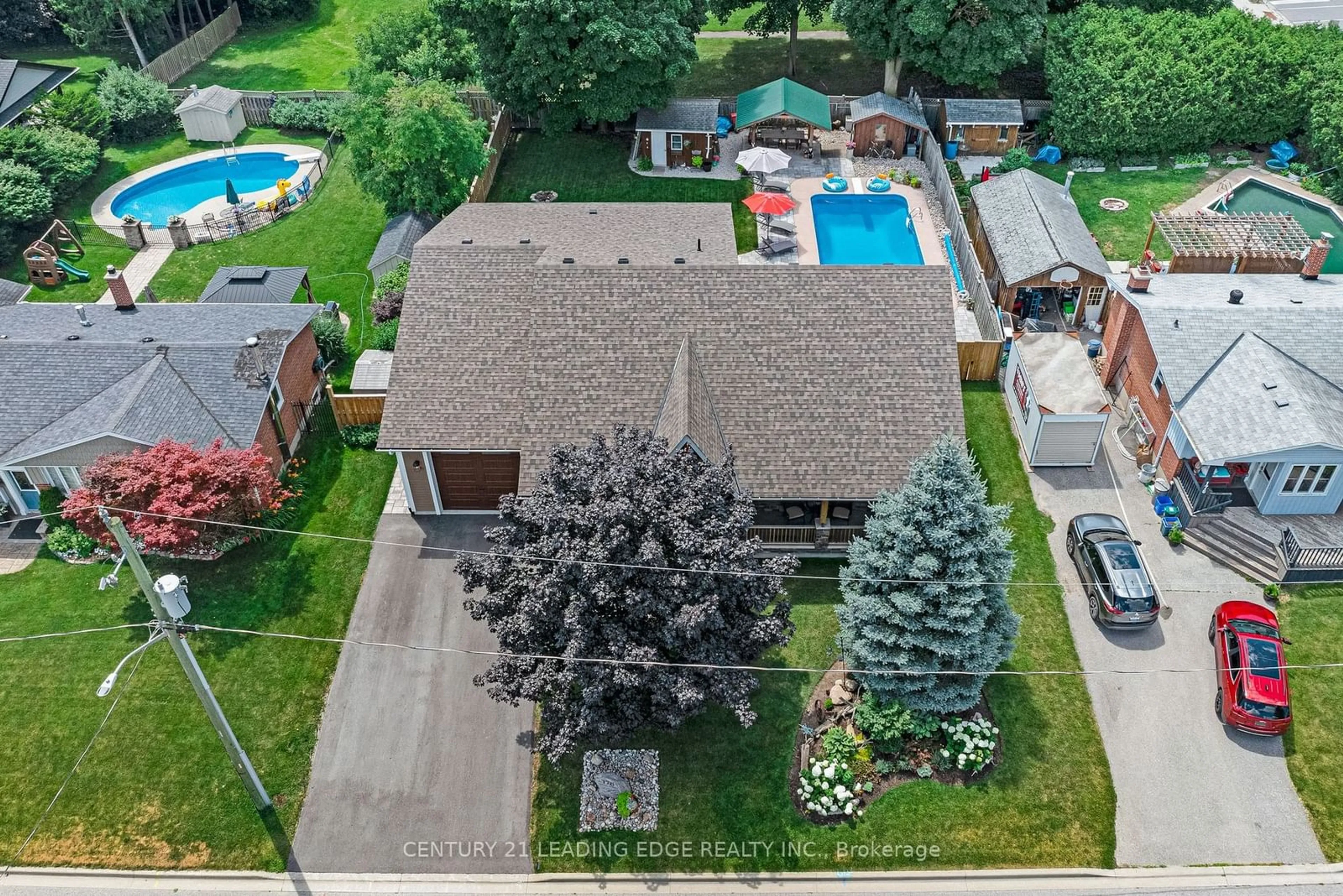 Frontside or backside of a home for 178 Parkview Cres, Newmarket Ontario L3Y 2C8