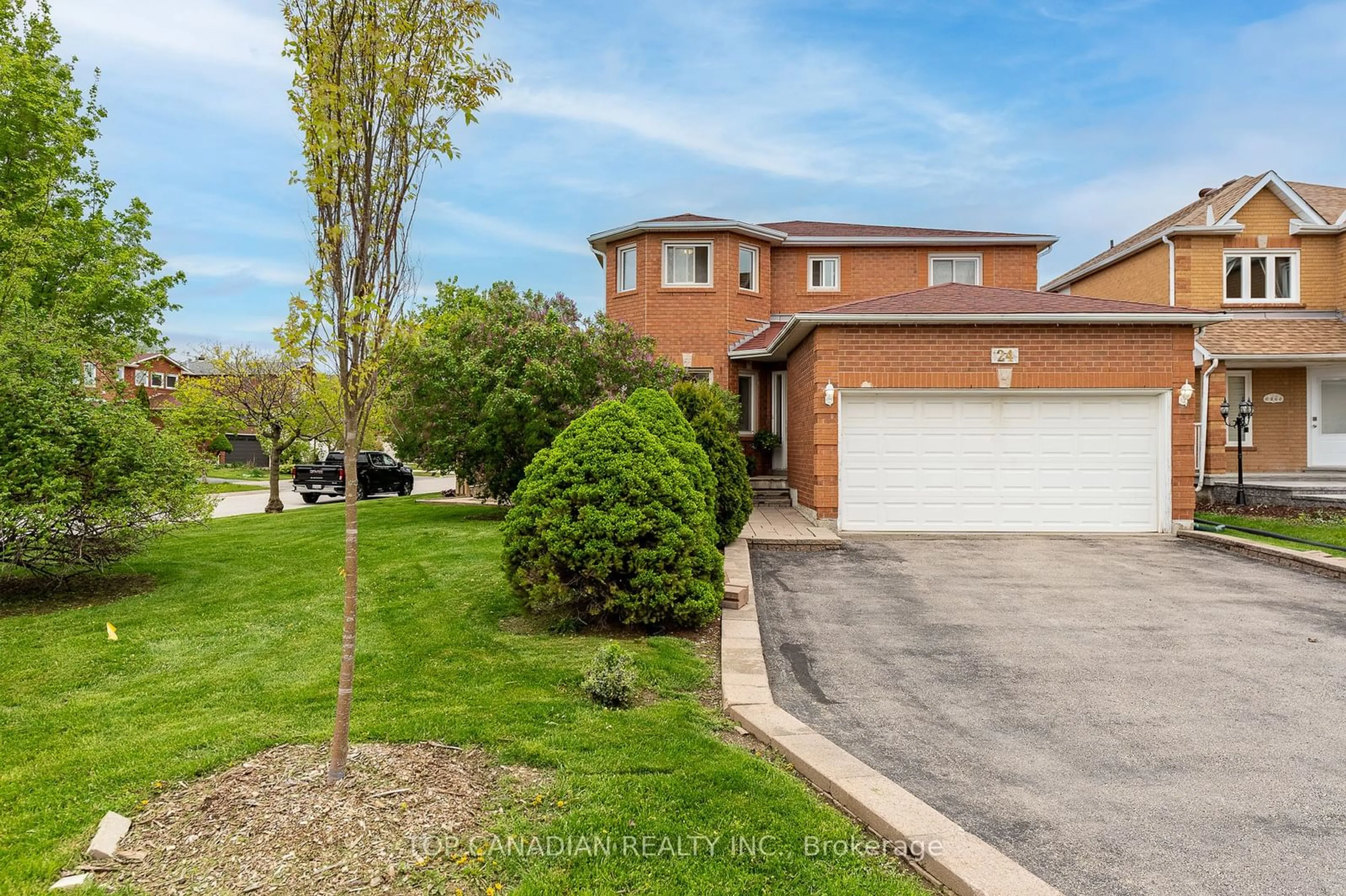 Frontside or backside of a home for 24 Justus Dr, Richmond Hill Ontario L4C 9Z8