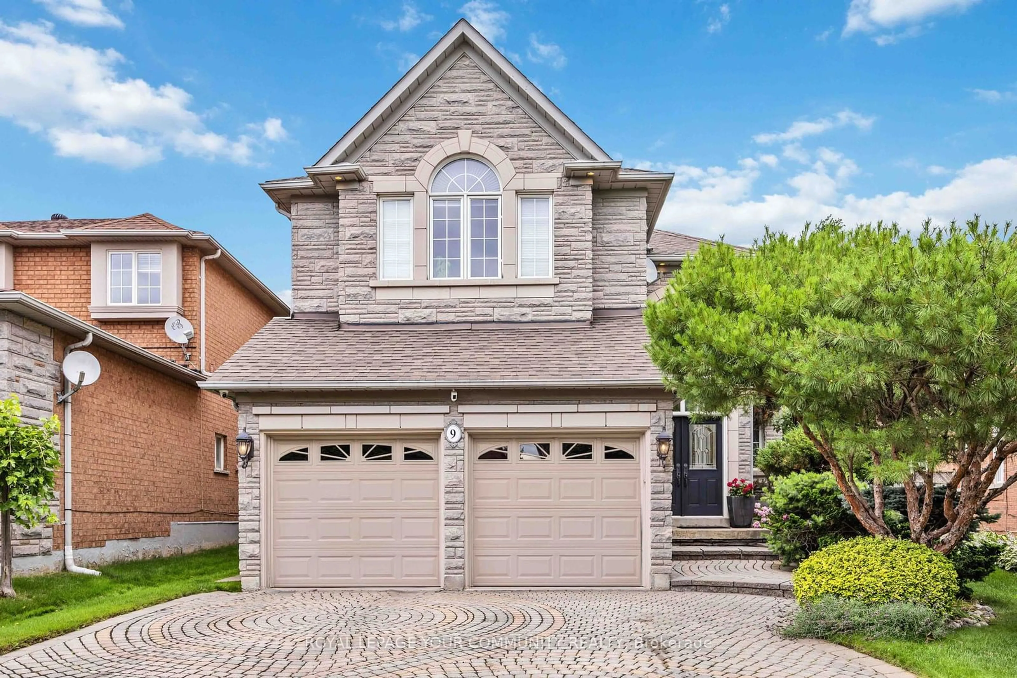 Frontside or backside of a home for 9 Alpine Cres, Richmond Hill Ontario L4S 1W8