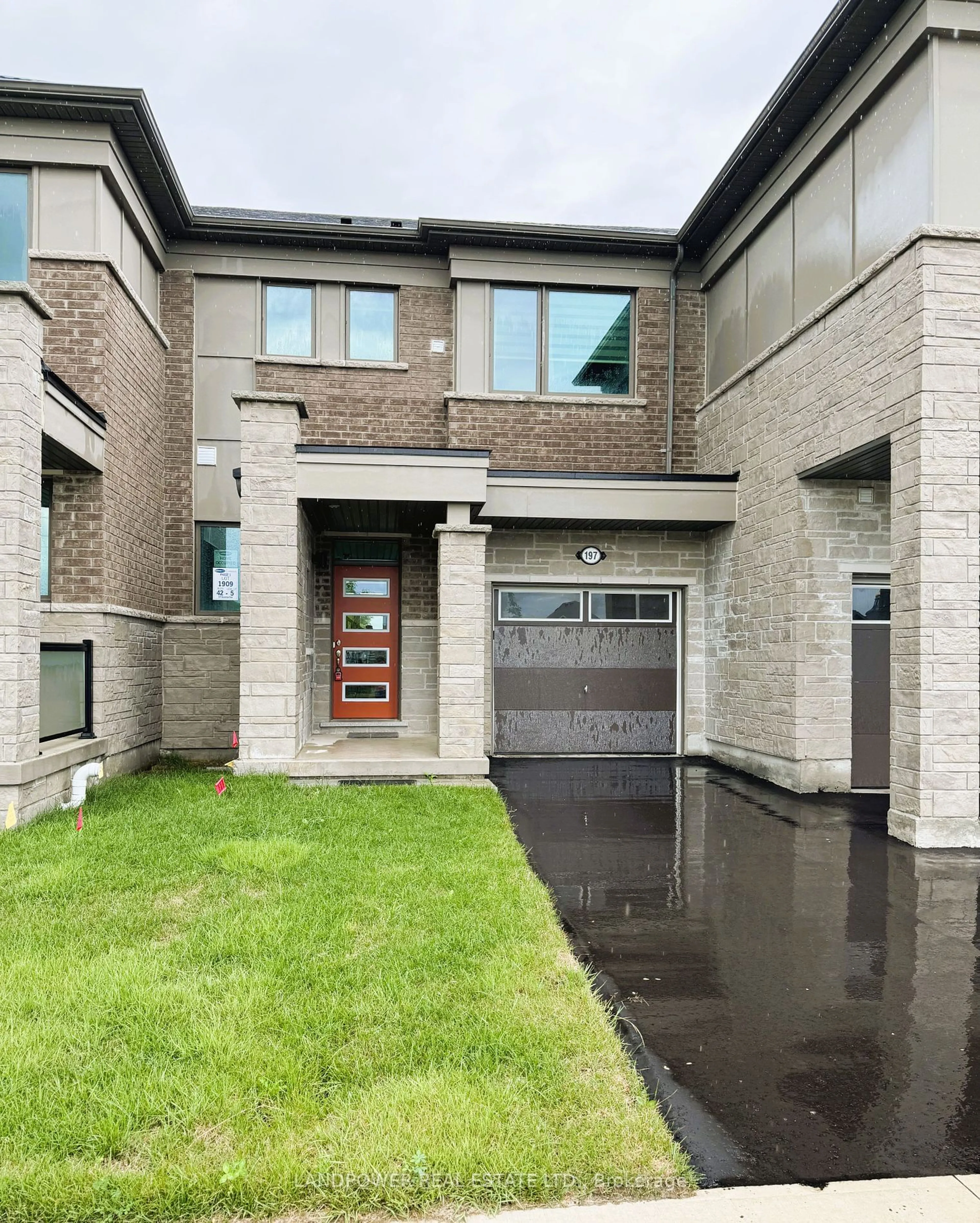 Home with brick exterior material for 197 Beaverbrae Dr, Markham Ontario L6C 3K5