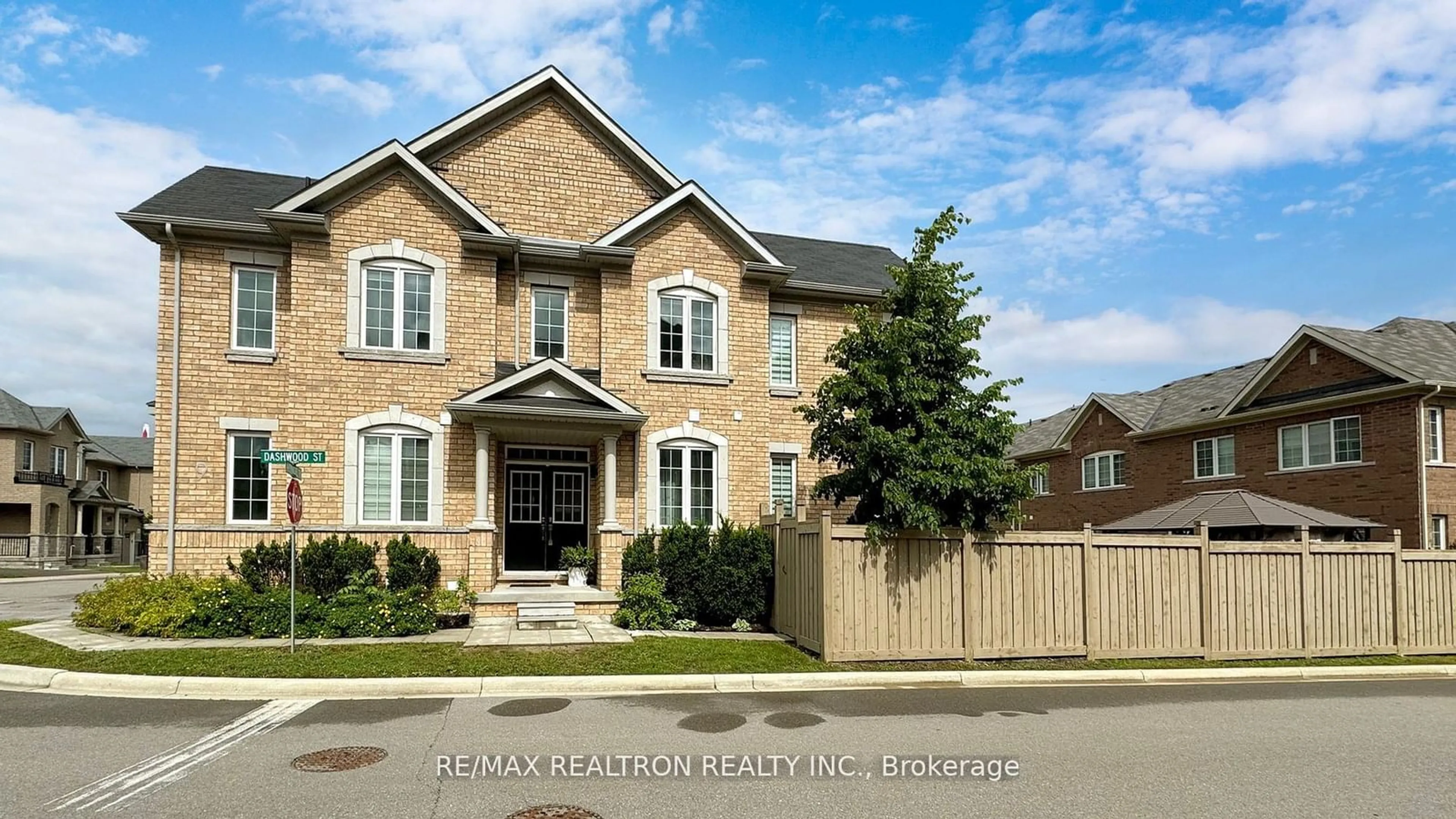 Home with brick exterior material for 9 Avonmore Tr, Vaughan Ontario L6A 4Y4