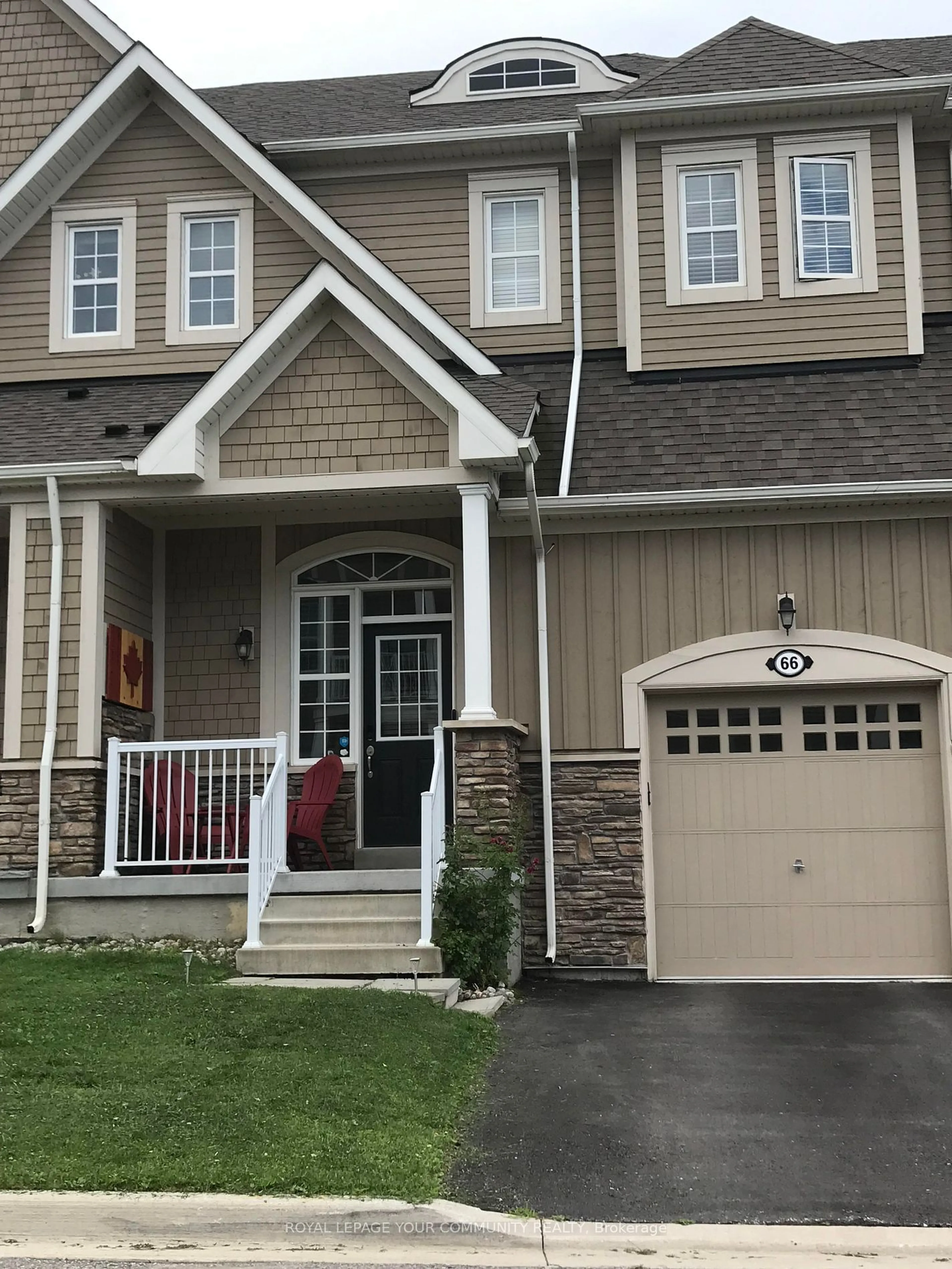 Home with vinyl exterior material for 66 Courting House Pl, Georgina Ontario L0E 1L0