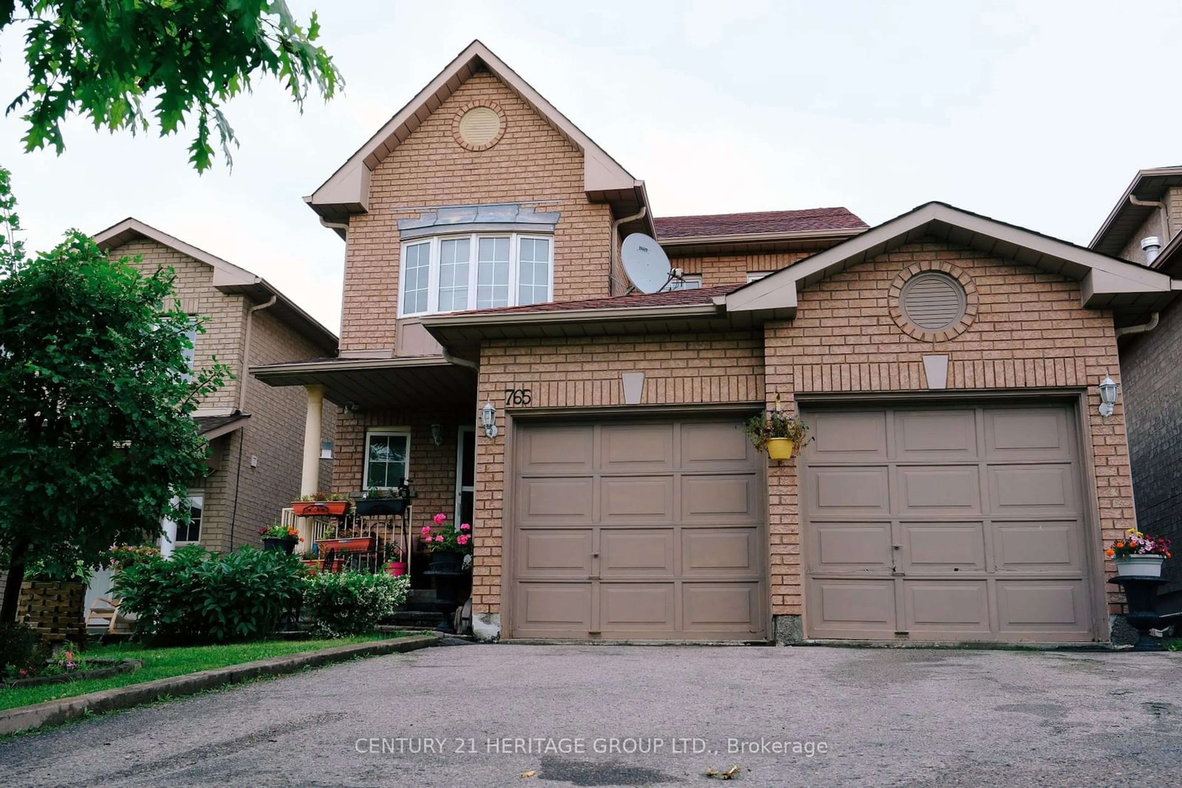 Home with brick exterior material for 765 Dillman Ave, Newmarket Ontario L3X 2K3