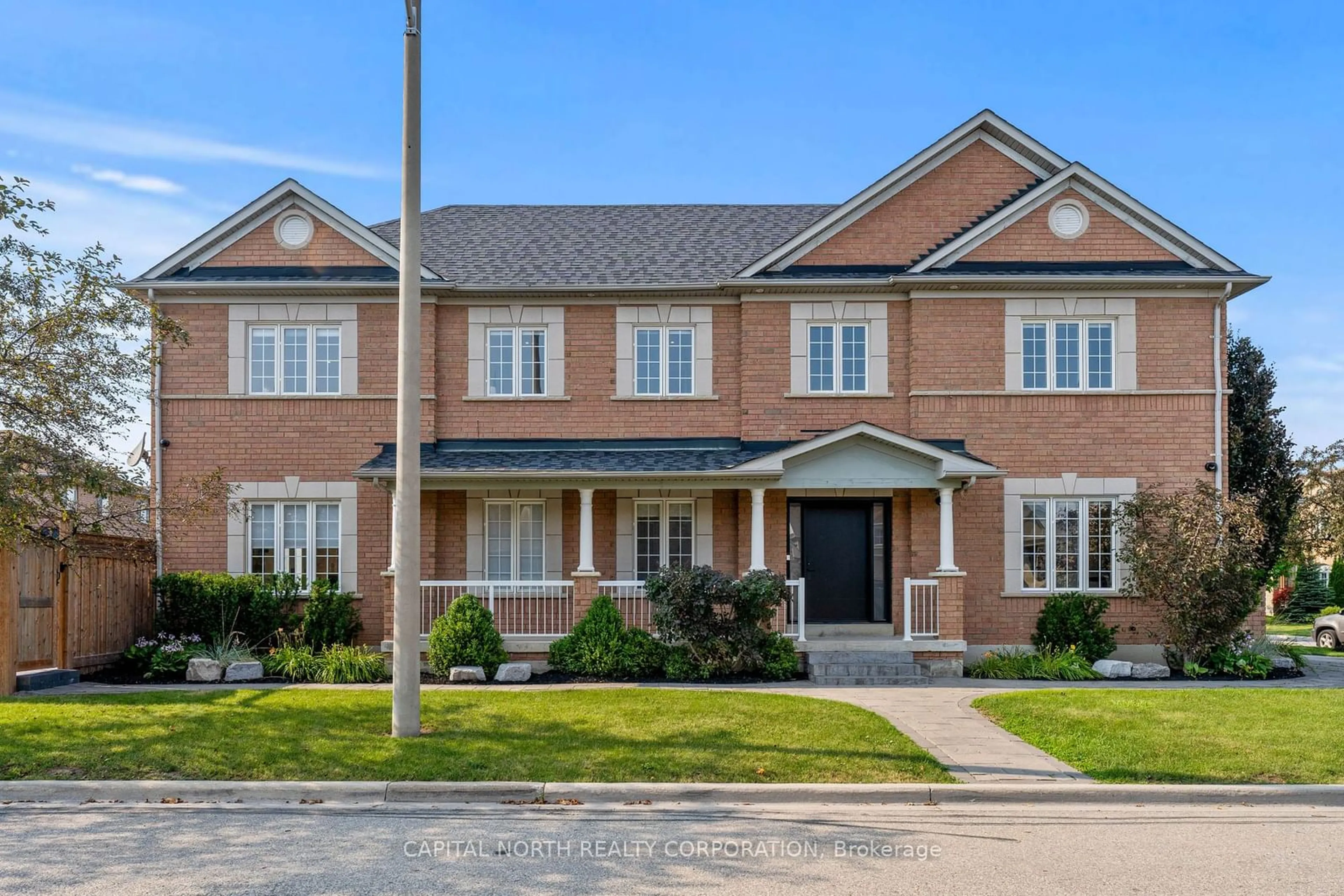 Home with brick exterior material for 112 Sheshi Dr, Vaughan Ontario L4H 2S5