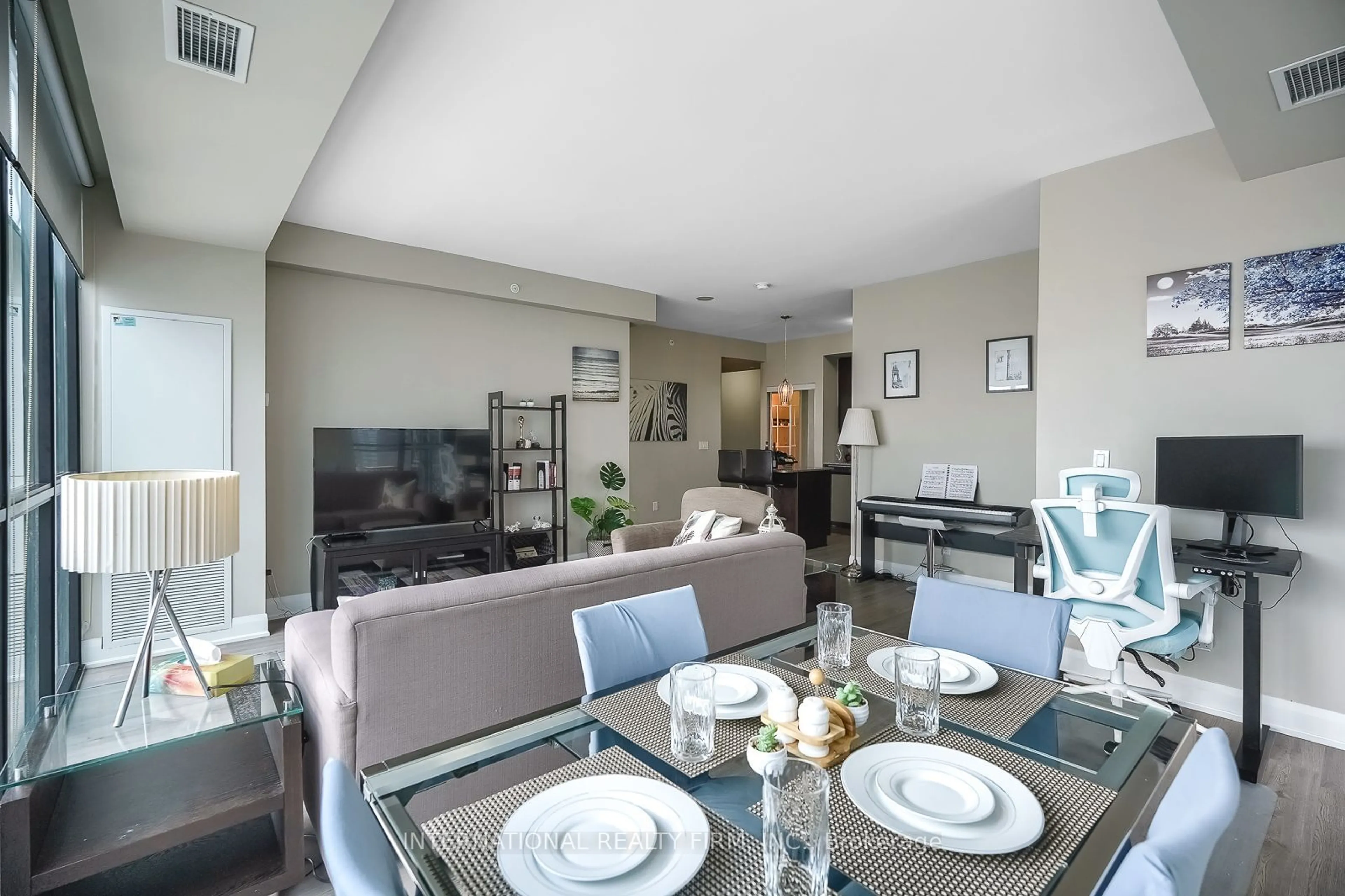 Dining room for 2900 Highway 7 Rd #1608, Vaughan Ontario L4K 0G3