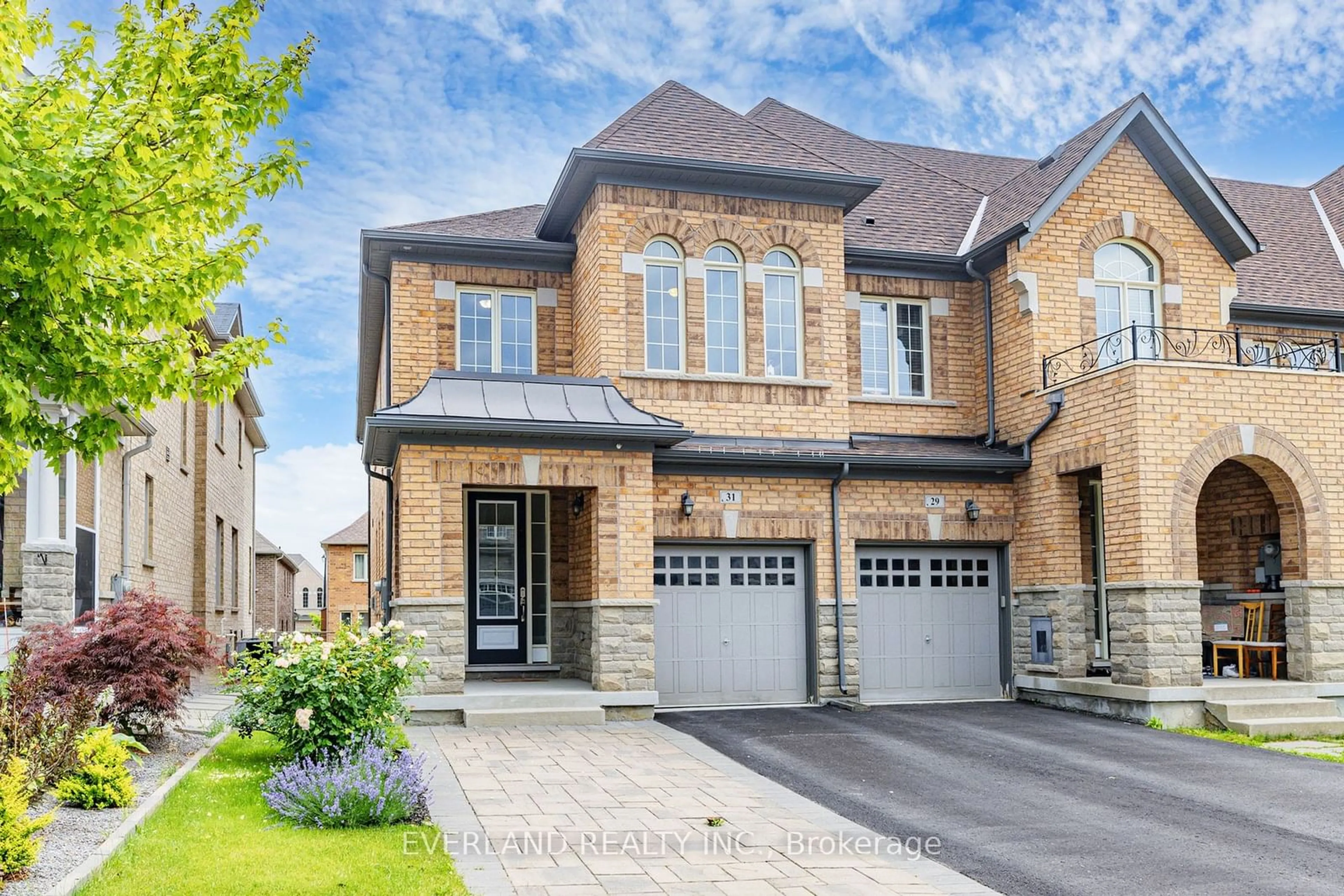 Home with brick exterior material for 31 Paper Mills Cres, Richmond Hill Ontario L4E 0V5