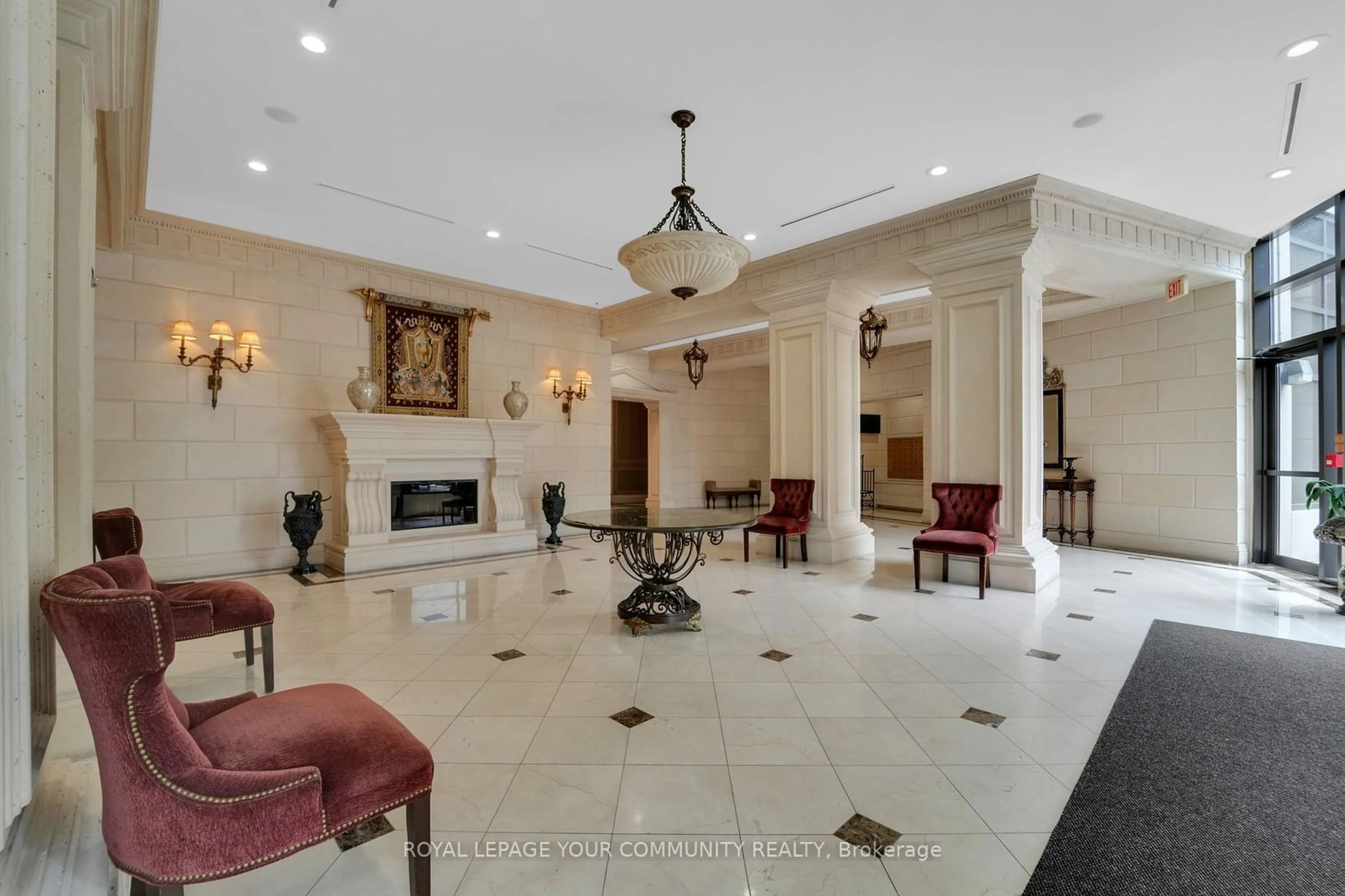 Indoor lobby for 9225 Jane St #1003, Vaughan Ontario L6A 0J7