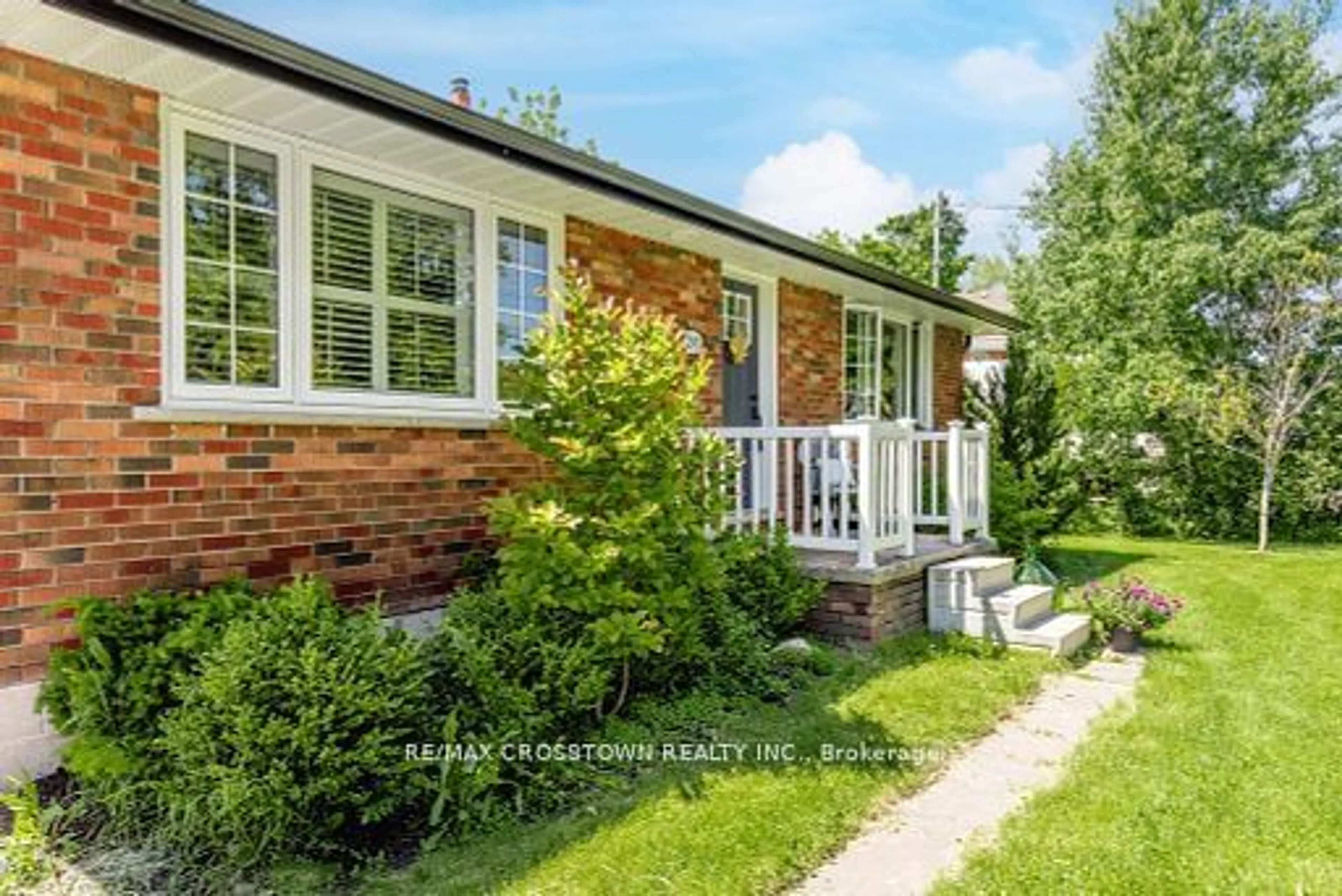 Frontside or backside of a home for 293 BARRIE St, Essa Ontario L0L 2N0