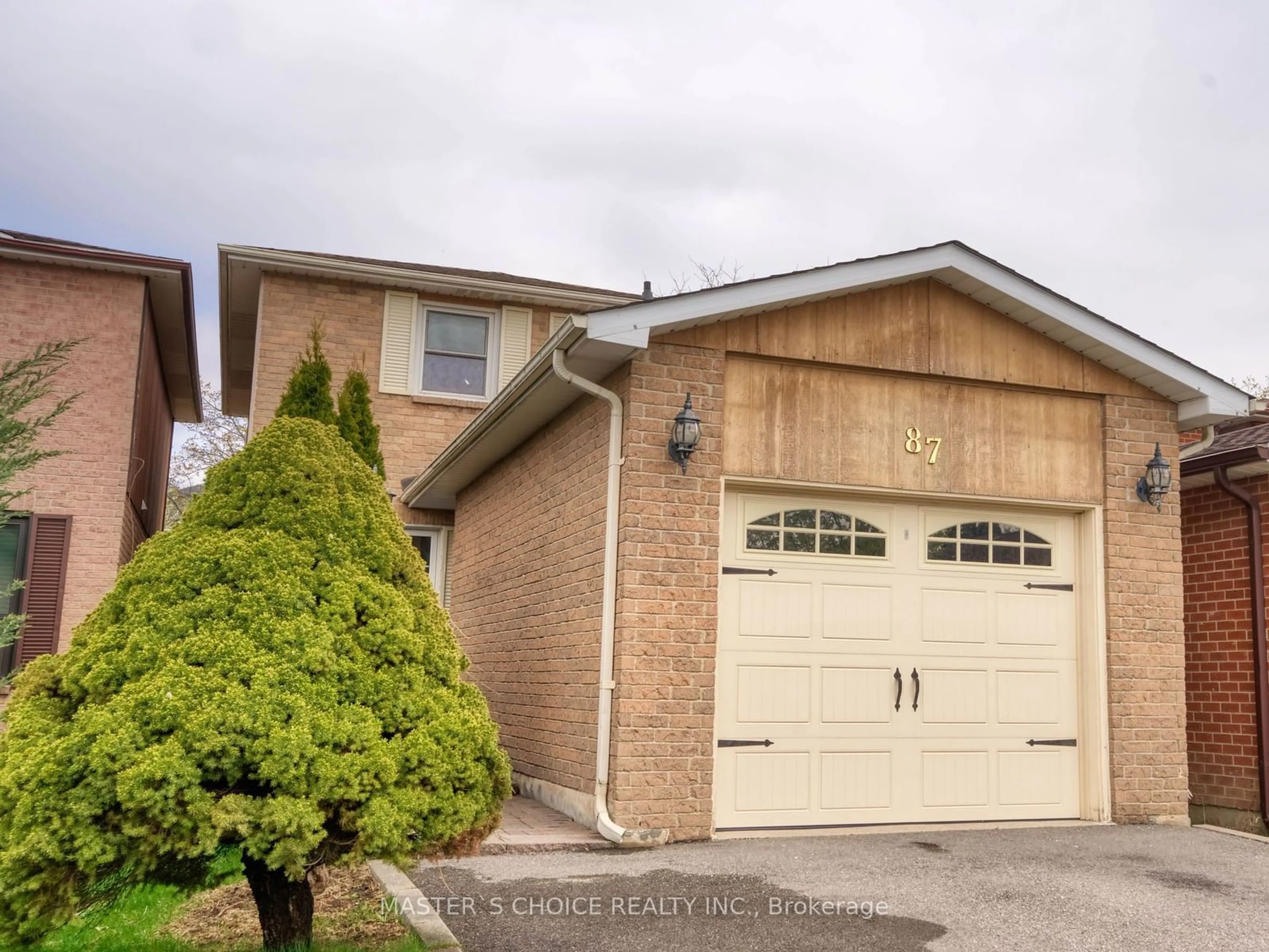 Frontside or backside of a home for 87 Lund St, Richmond Hill Ontario L4C 5V3