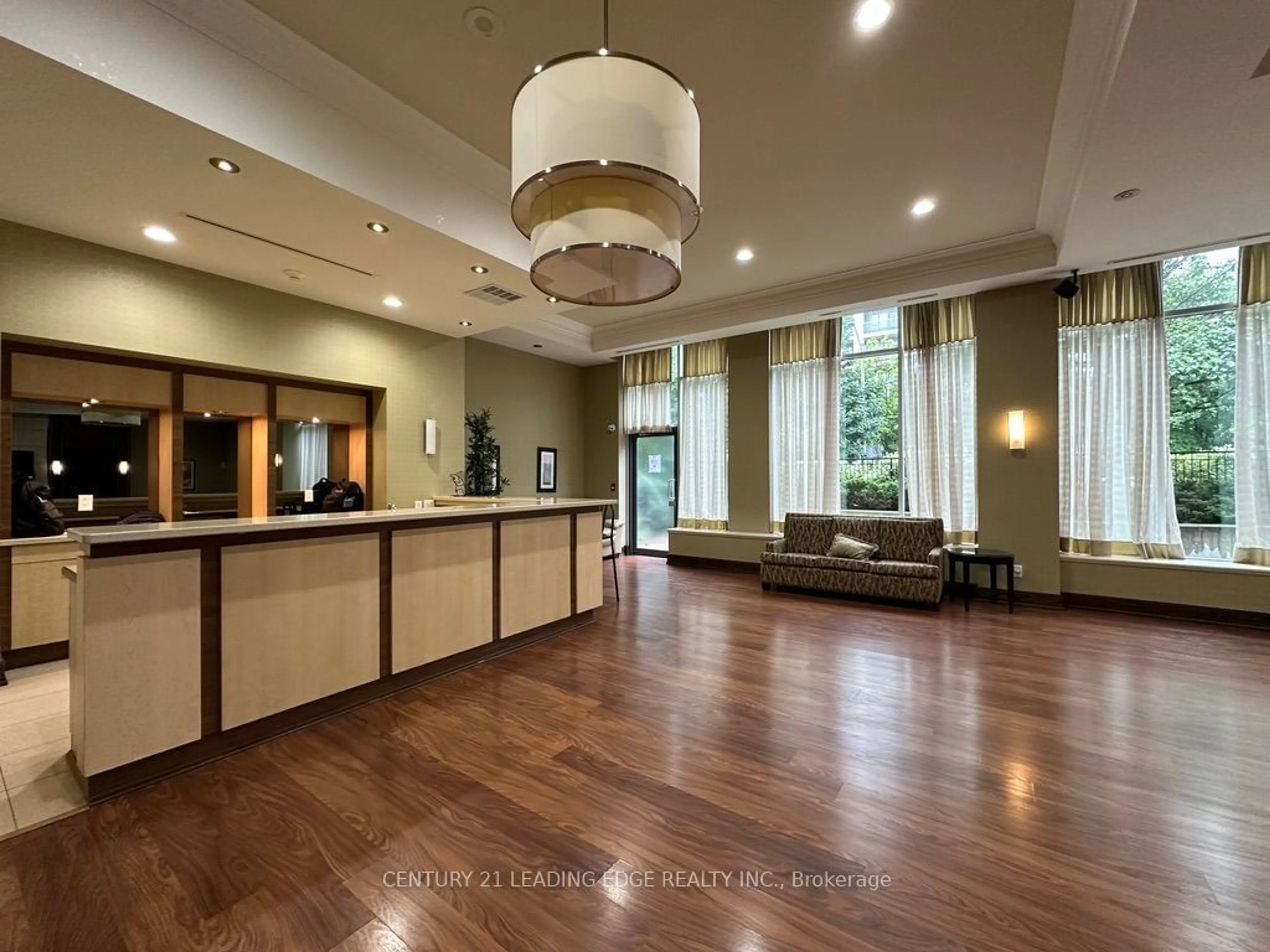 Indoor lobby for 20 NORTH PARK Rd #320, Vaughan Ontario L4J 0G7